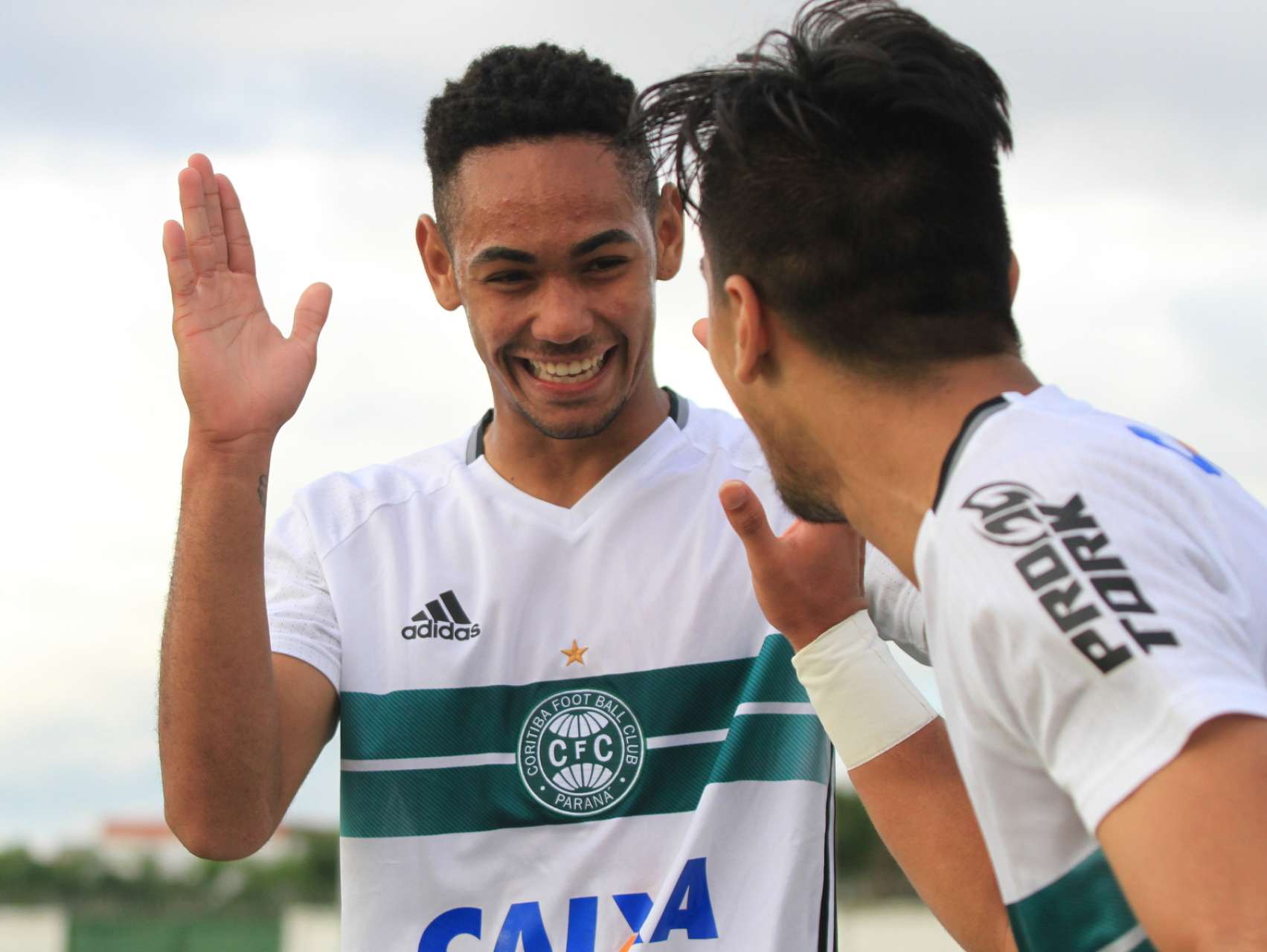 Piazada do Coxa vence mais uma no estadual