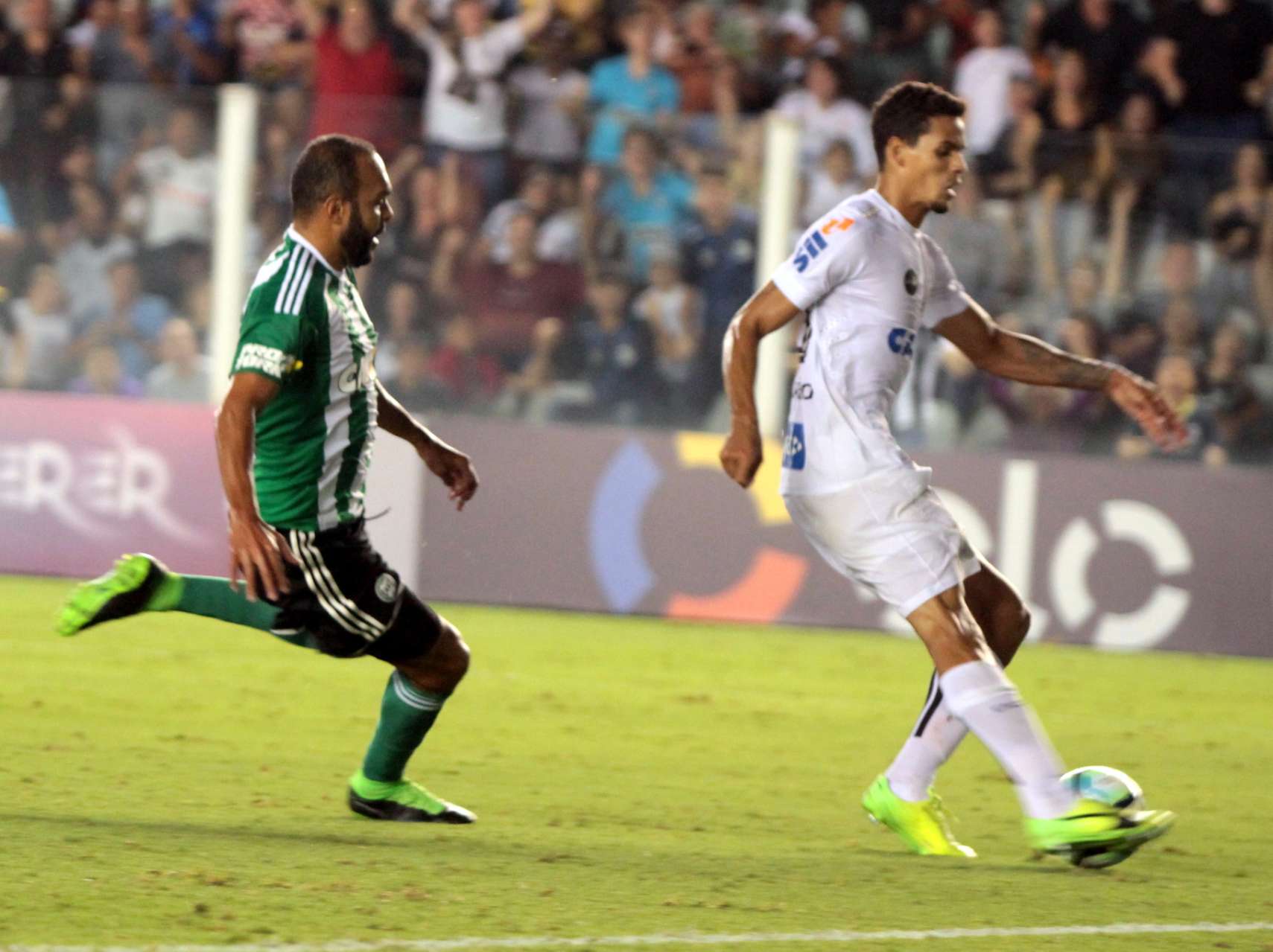 Alecsandro estreia pelo Coxa