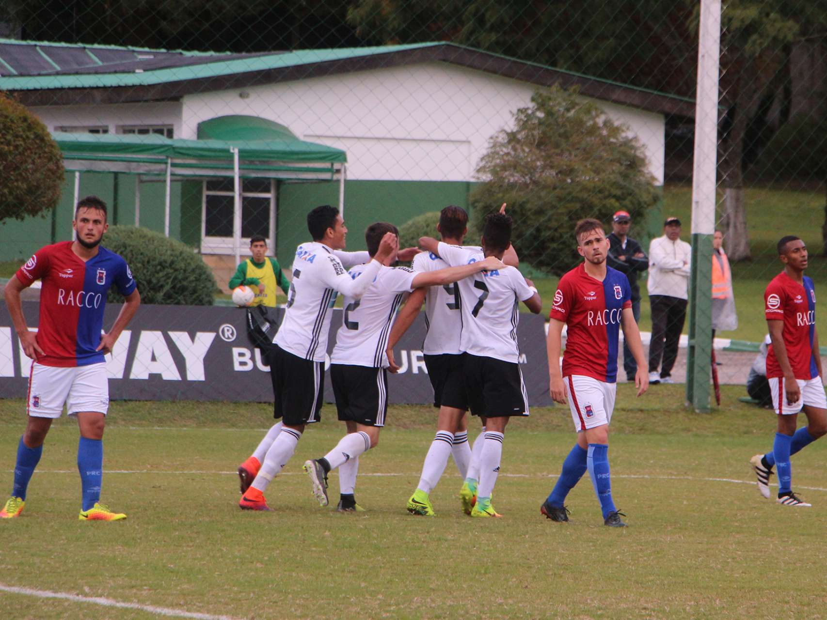 Coxa Sub-19 goleia o Paran� Clube