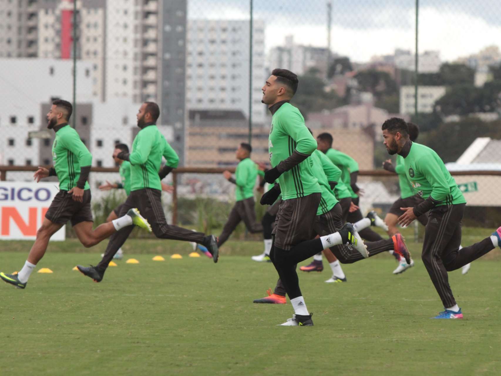 Coxa se prepara para o Atle-Tiba