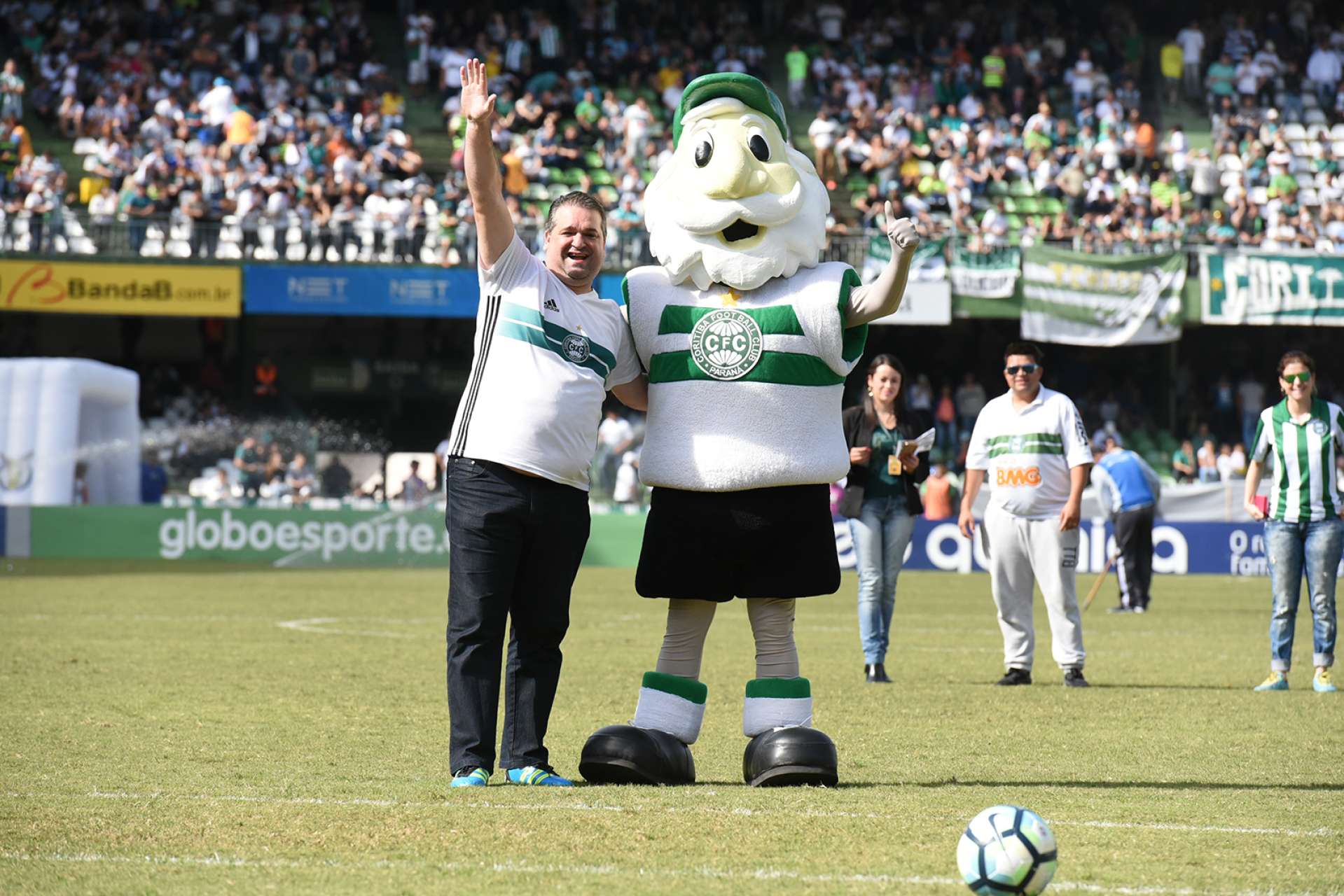Promo��es para o jogo na Vila!