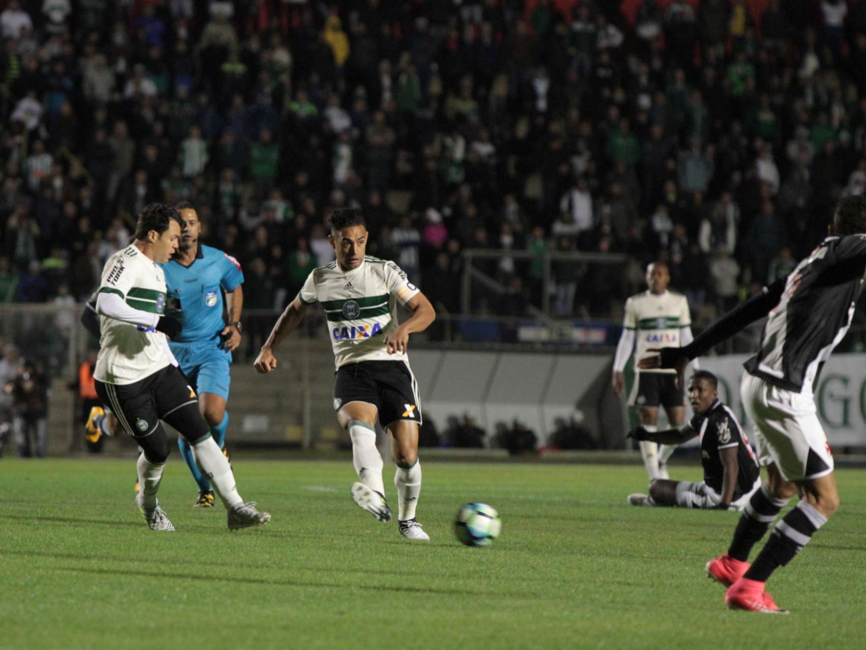 Coxa empata com o Vasco