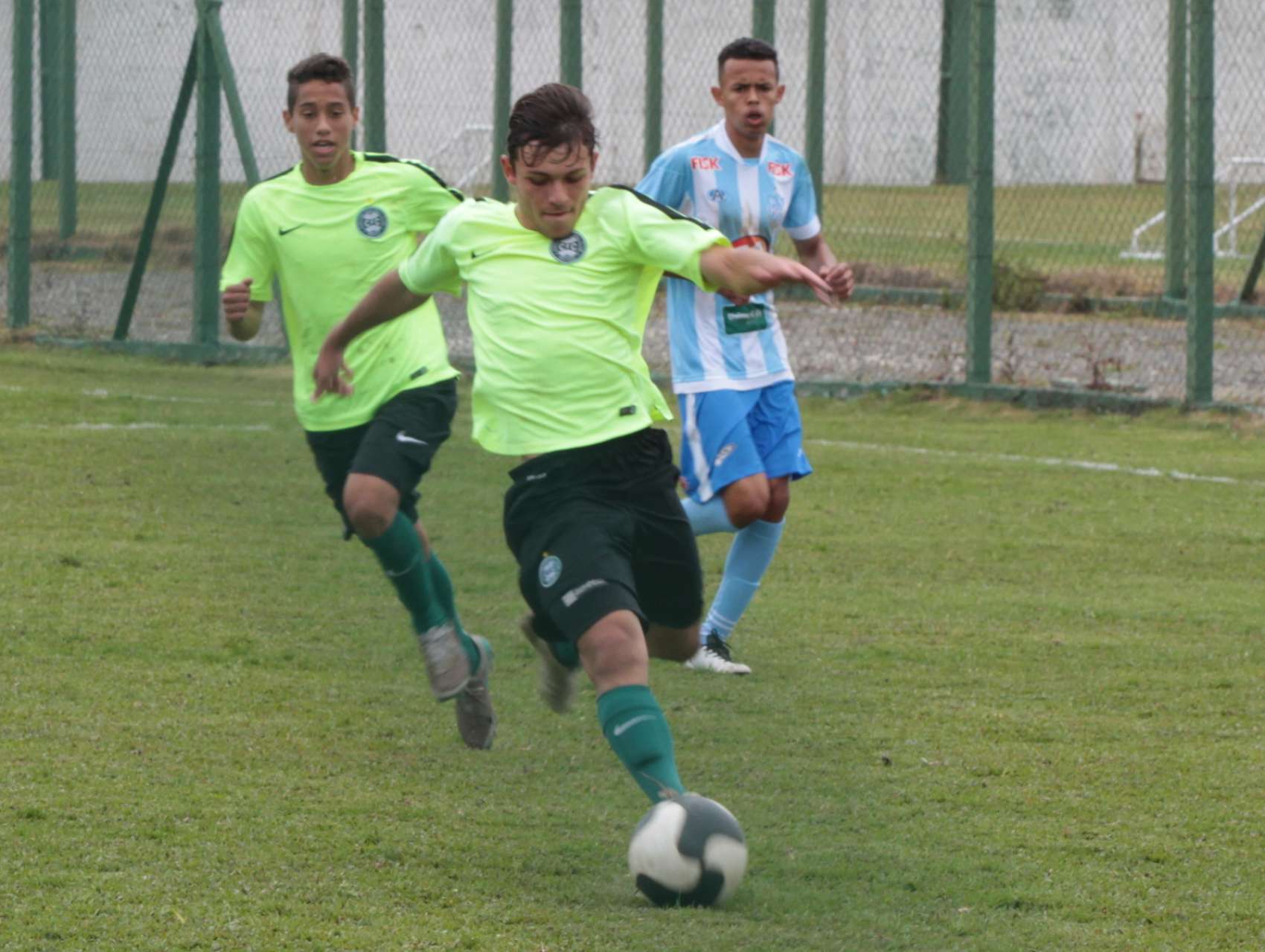 Sub-17 se prepara de olho na Ta�a BH