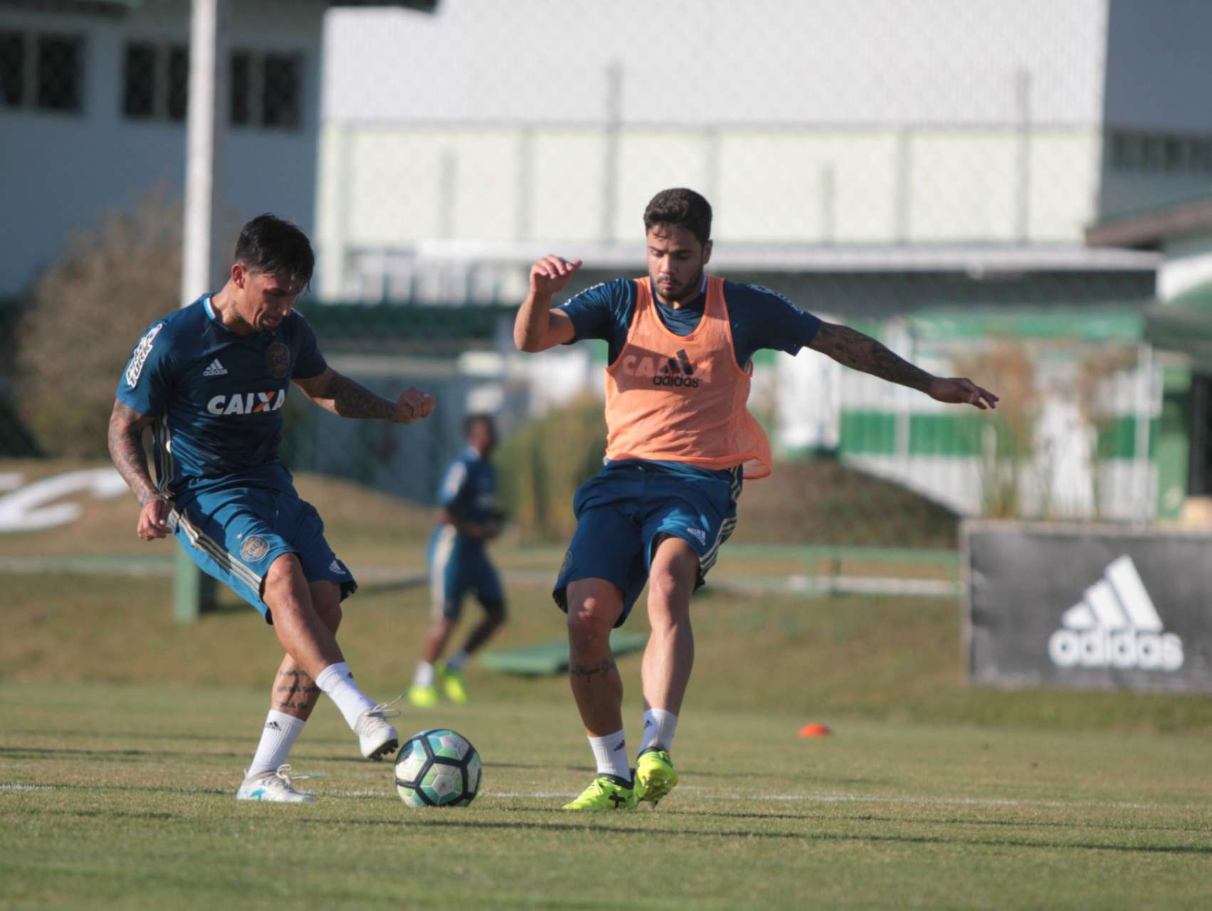 No CT, Coxa treina em dois per�odos