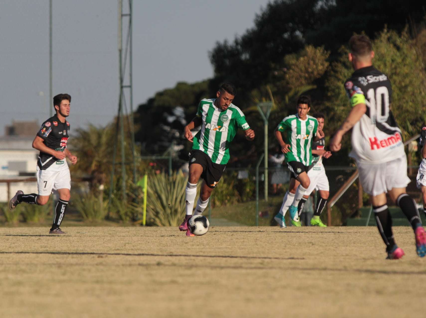 Classificado, Sub-19 recebe o Iraty no CT