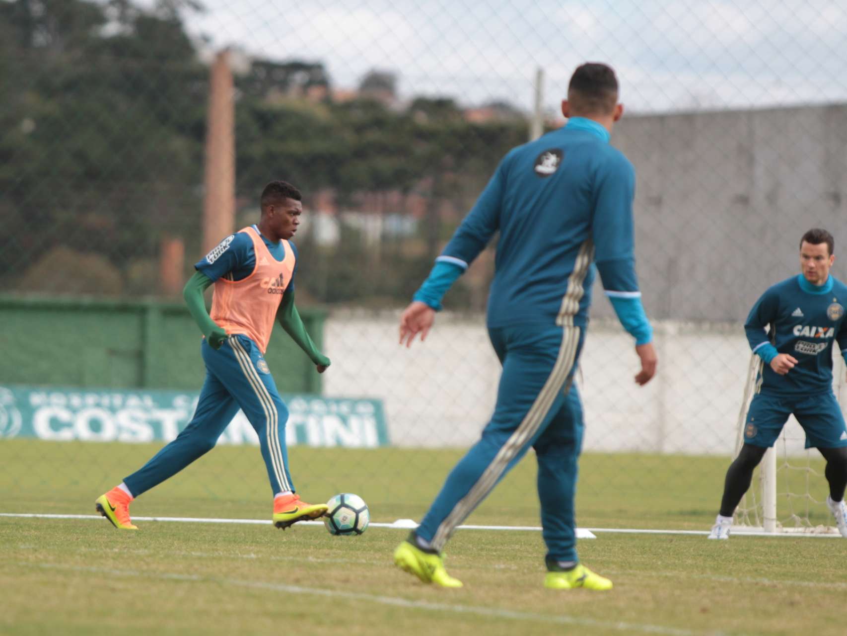Coxa faz �ltimo treino antes de duelo com a Chape