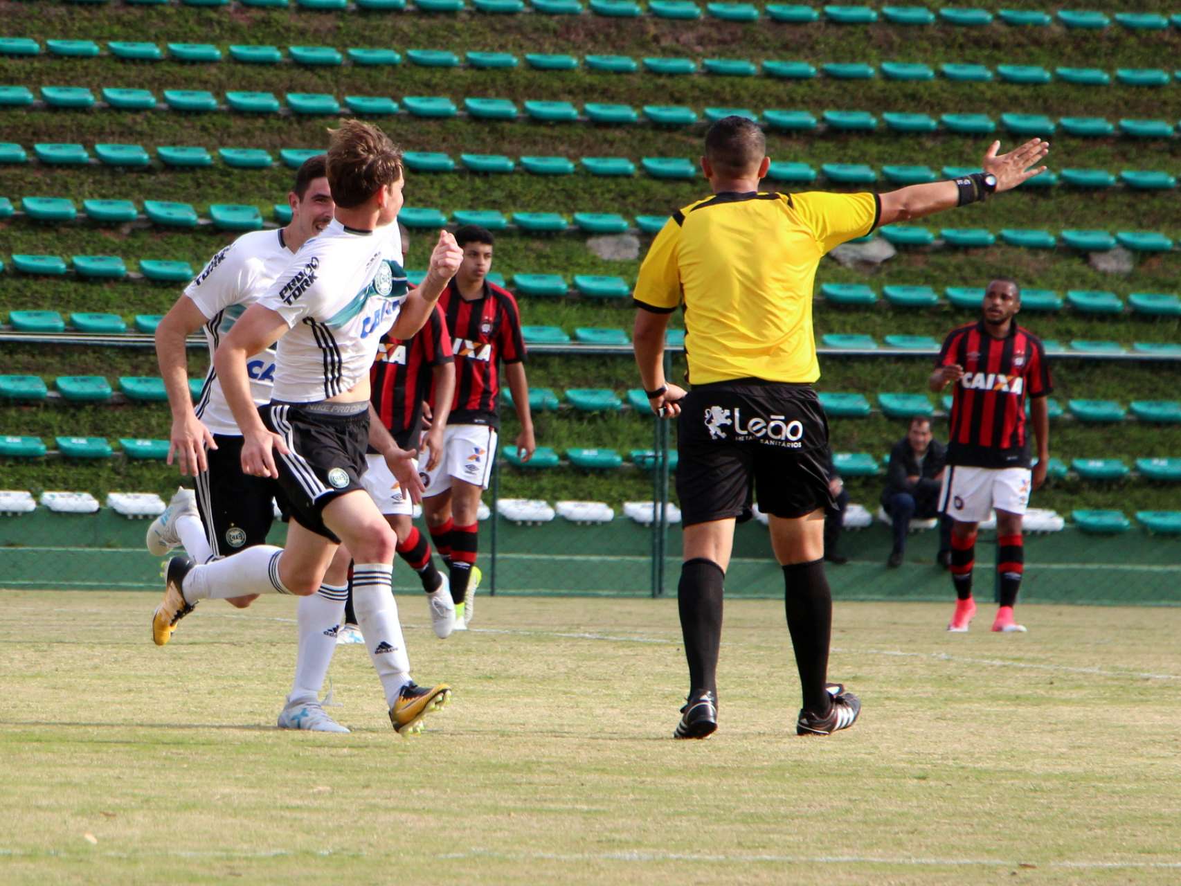 Galeria: Sub-19 vence Atle-Tiba no Janguito