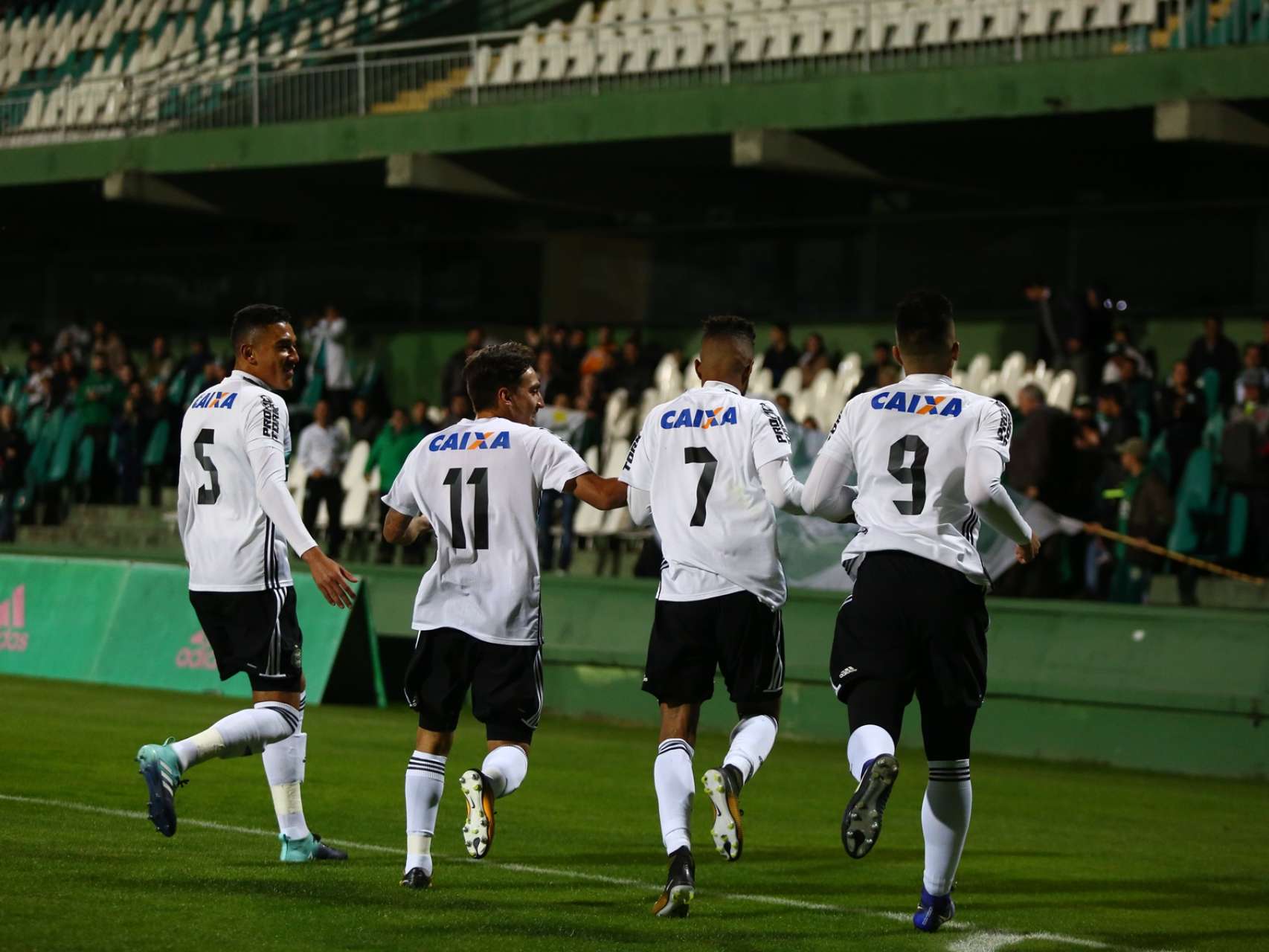 Coxa Sub-20 goleia Gr�mio e segue invicto