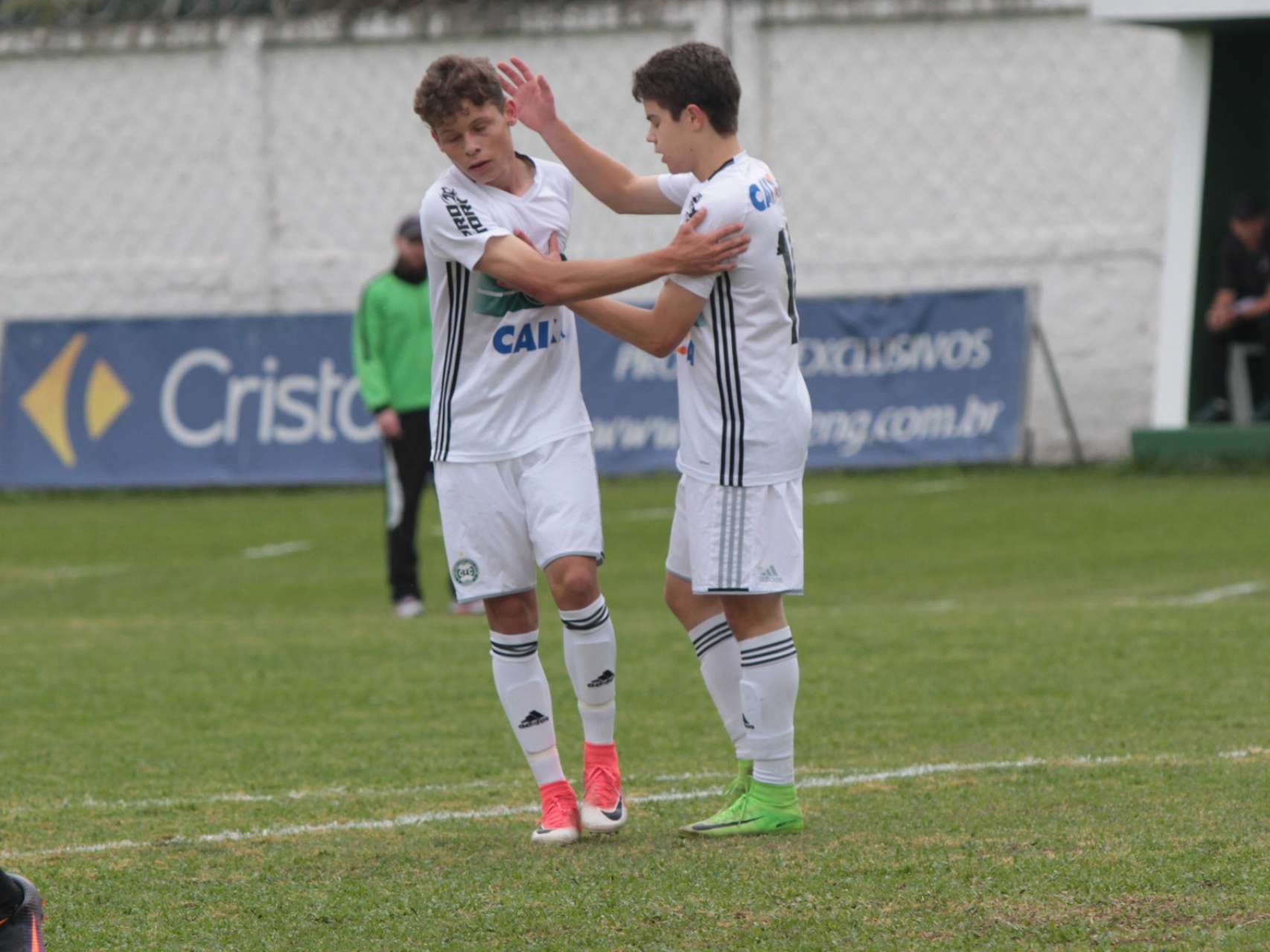 Goleada e primeiro lugar