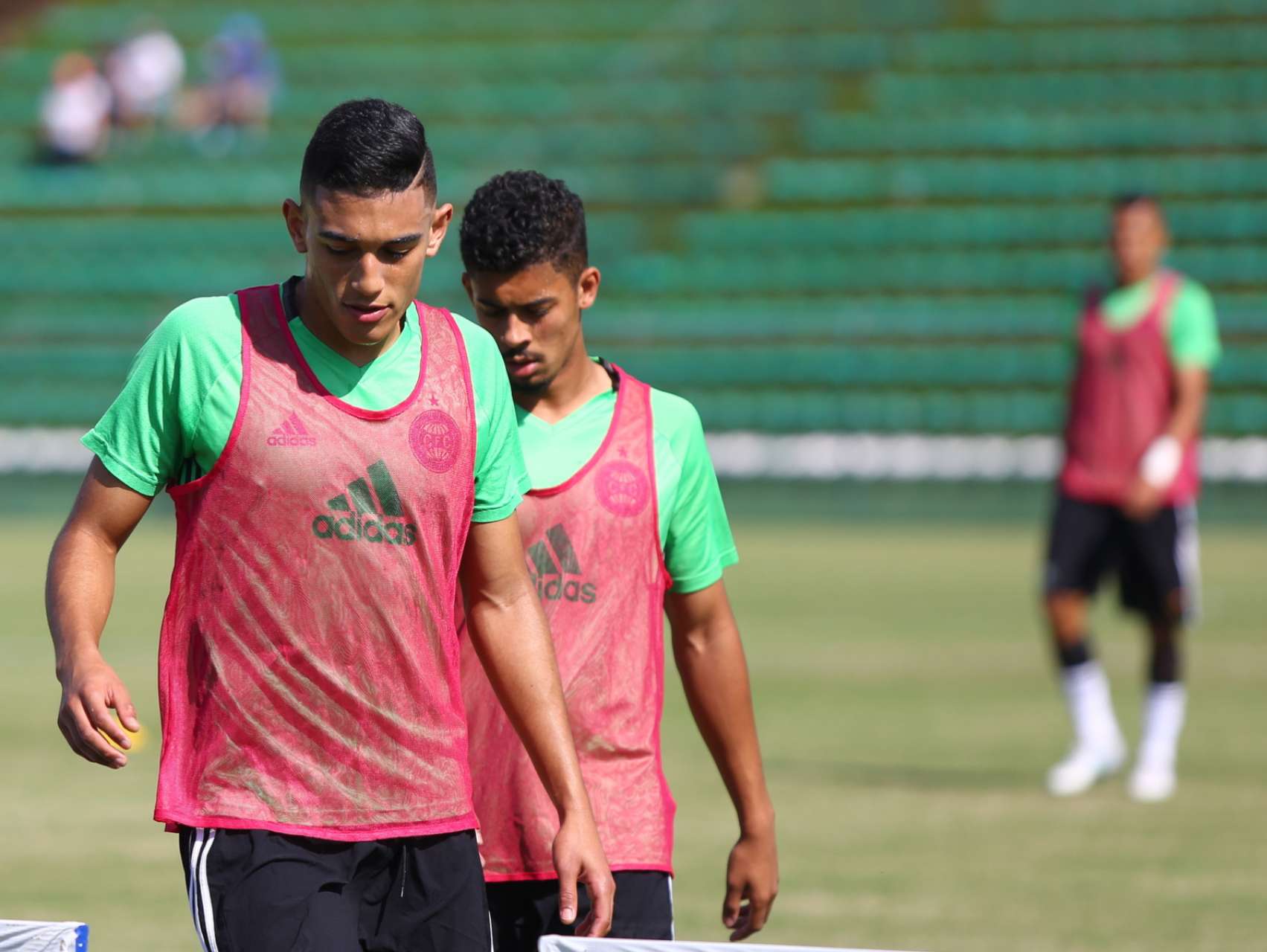 Experi�ncia com profissional fortalece Sub-20 em reta final