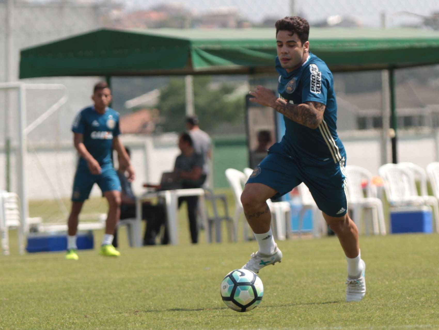 S�bado de trabalhos no CT