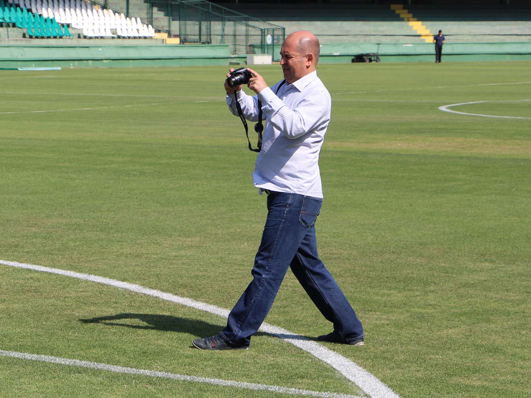 CBF faz an�lise do gramado do Couto Pereira