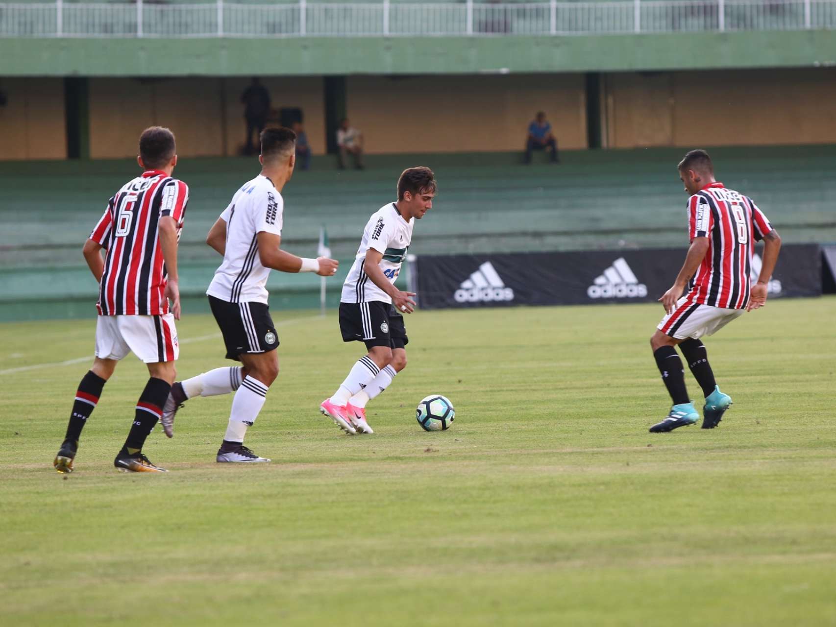 Empate sem gols na semi do Brasileir�o Sub-20