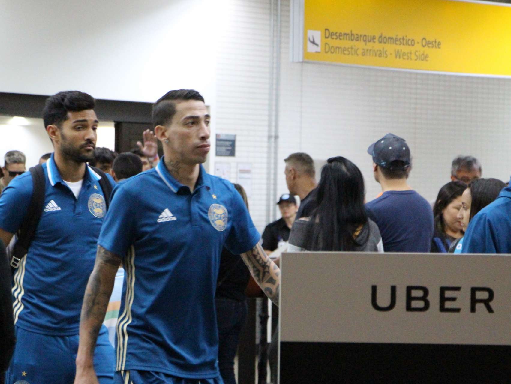 Coxa chega a S�o Paulo