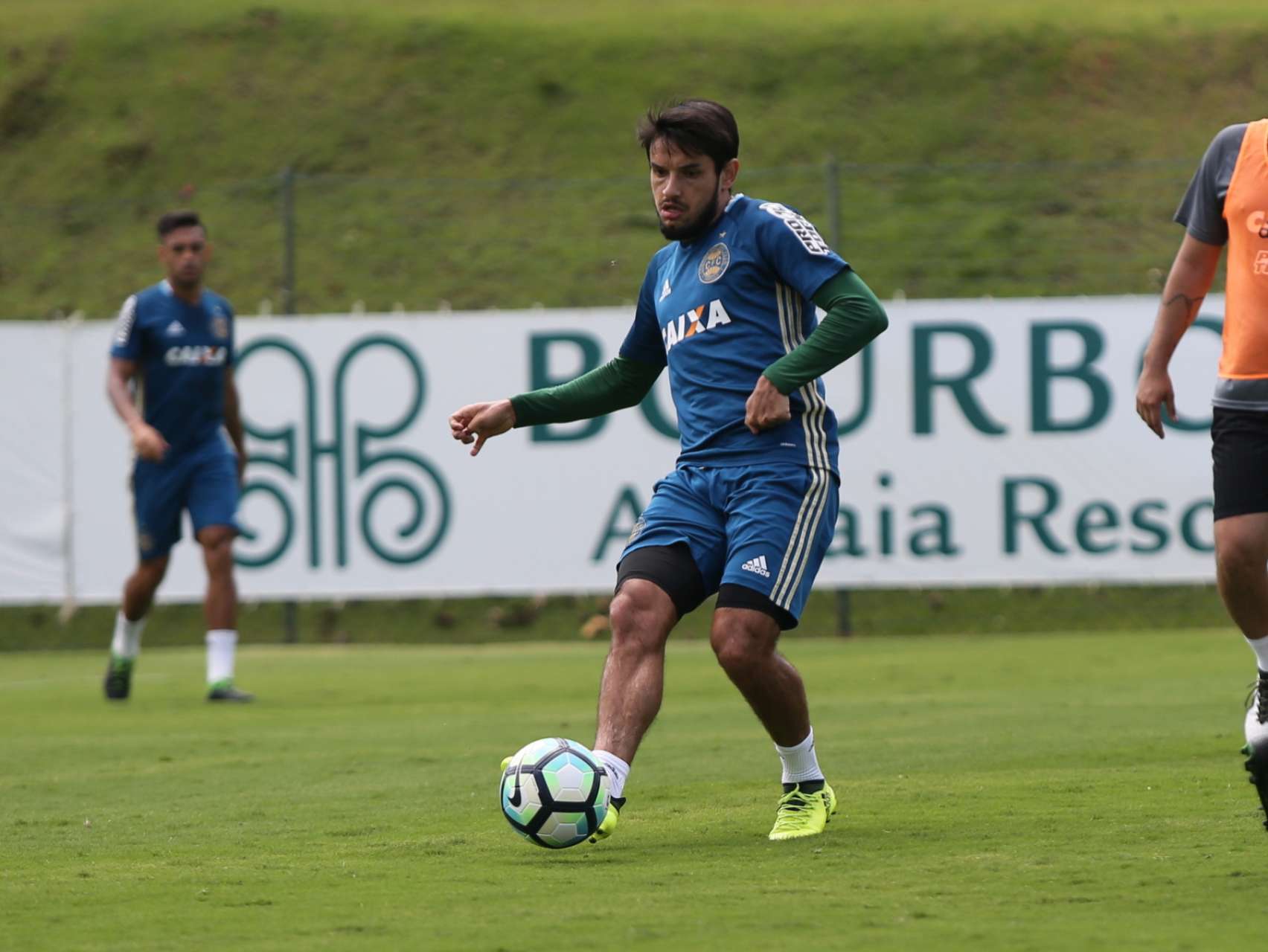 Em Atibaia, Coxa segue prepara��o neste domingo