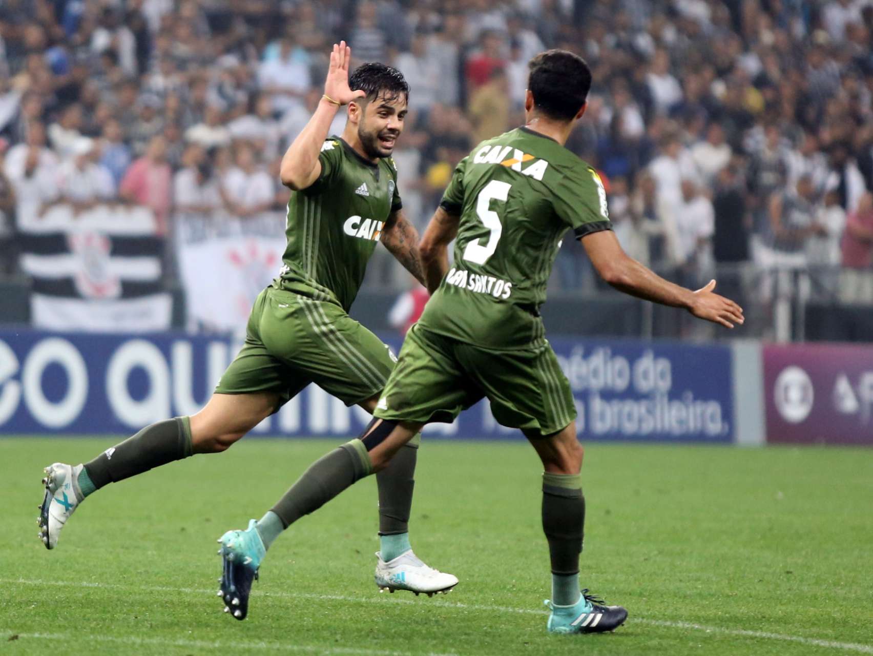 Qual foi o gol mais bonito do m�s?
