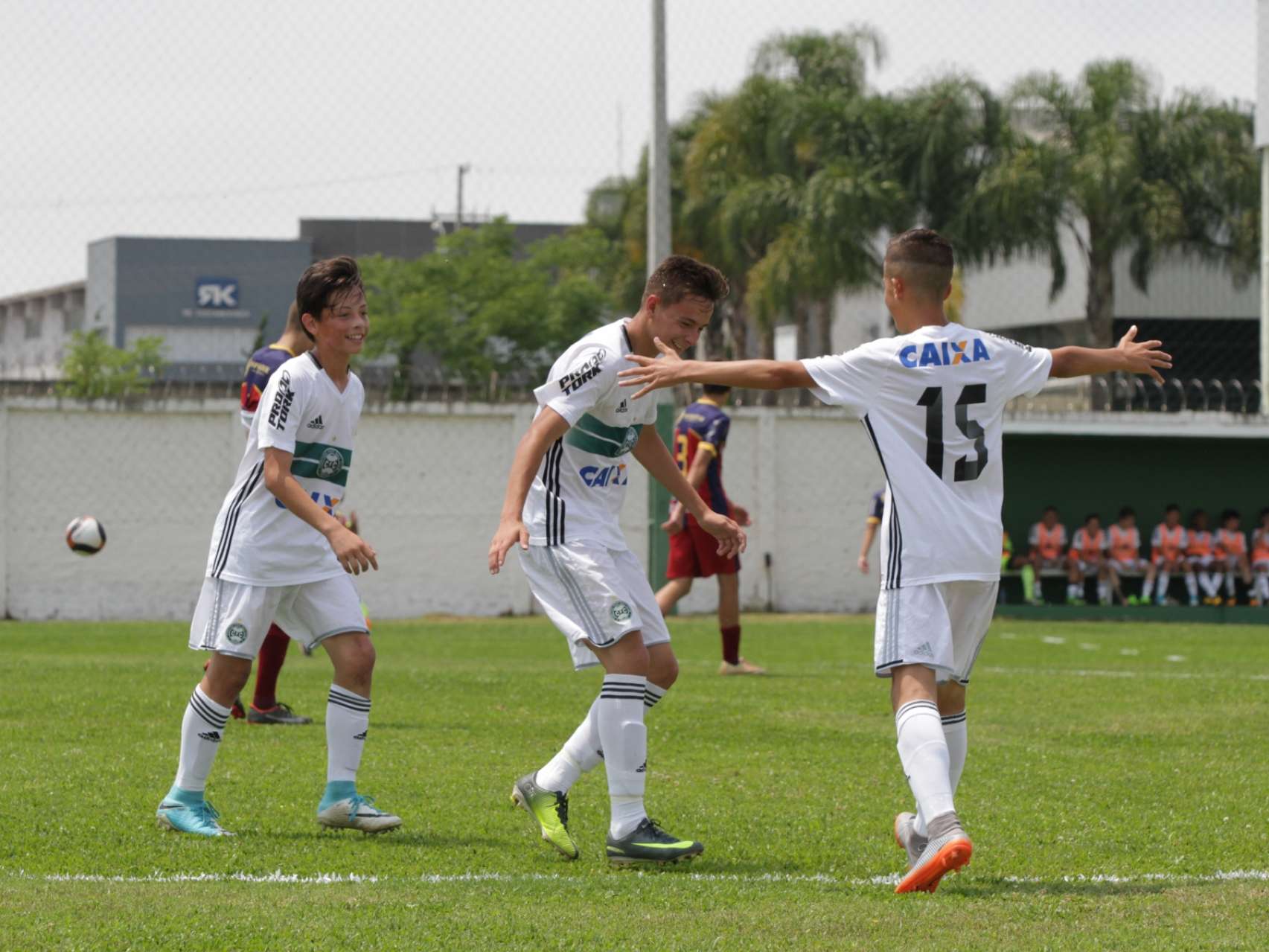 Goleada no Paranaense Sub-15