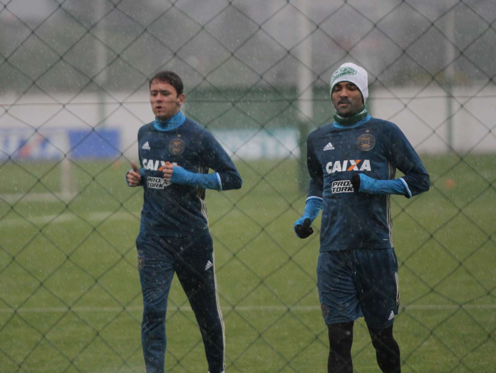 Coxa treina sob chuva