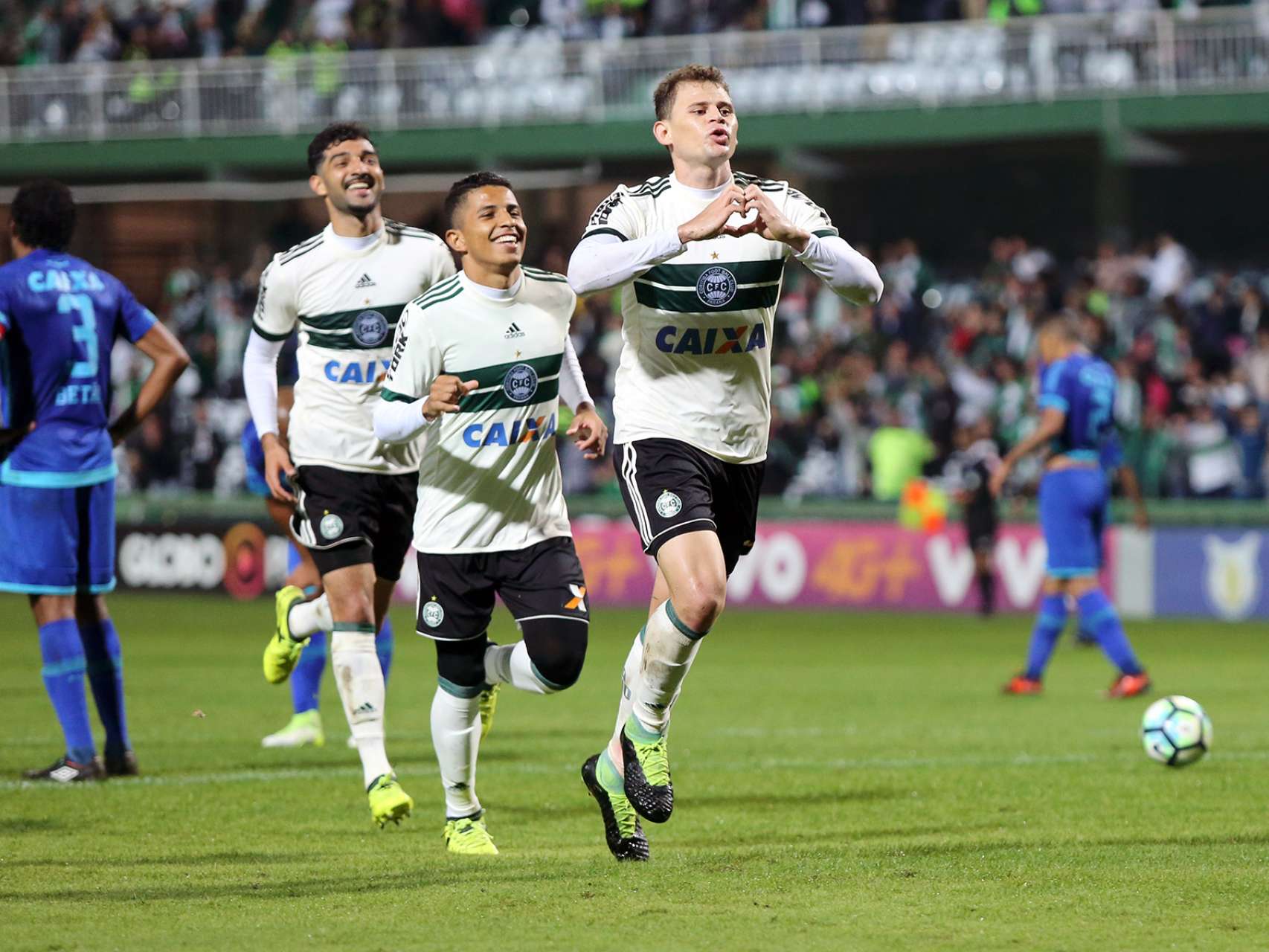 Fotos da goleada coxa-branca