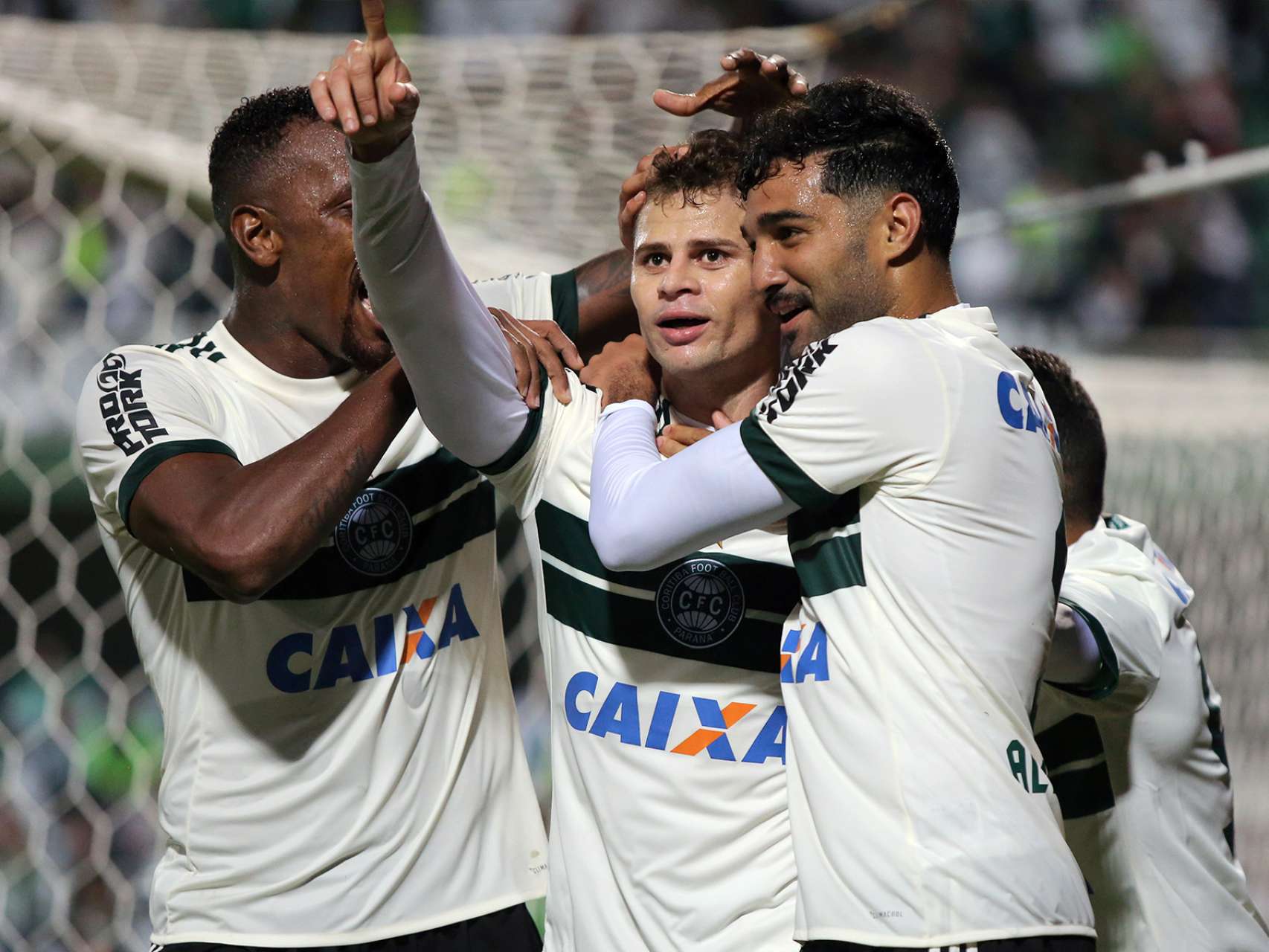 Qual foi o gol mais bonito de novembro?