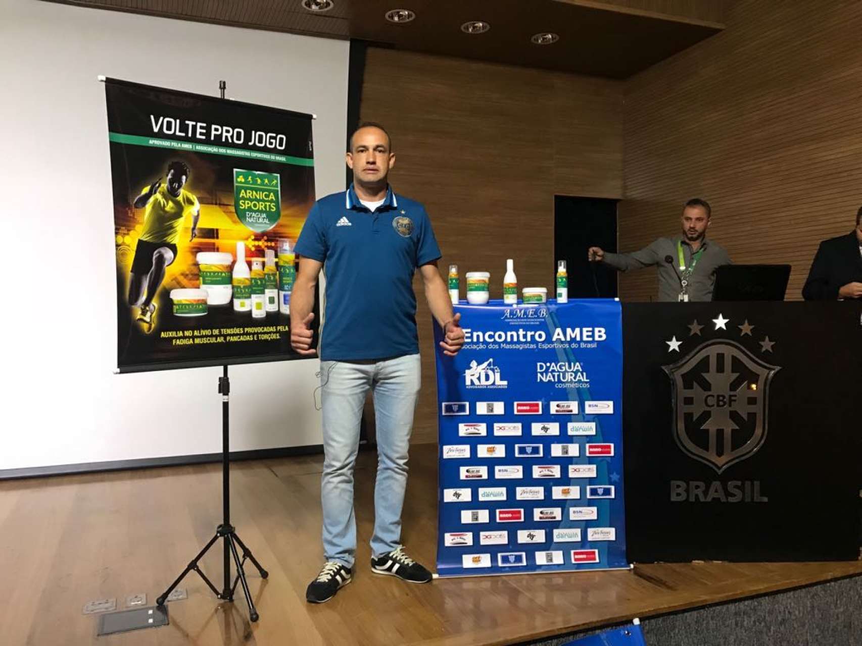 Coritiba representado em encontro de massagistas