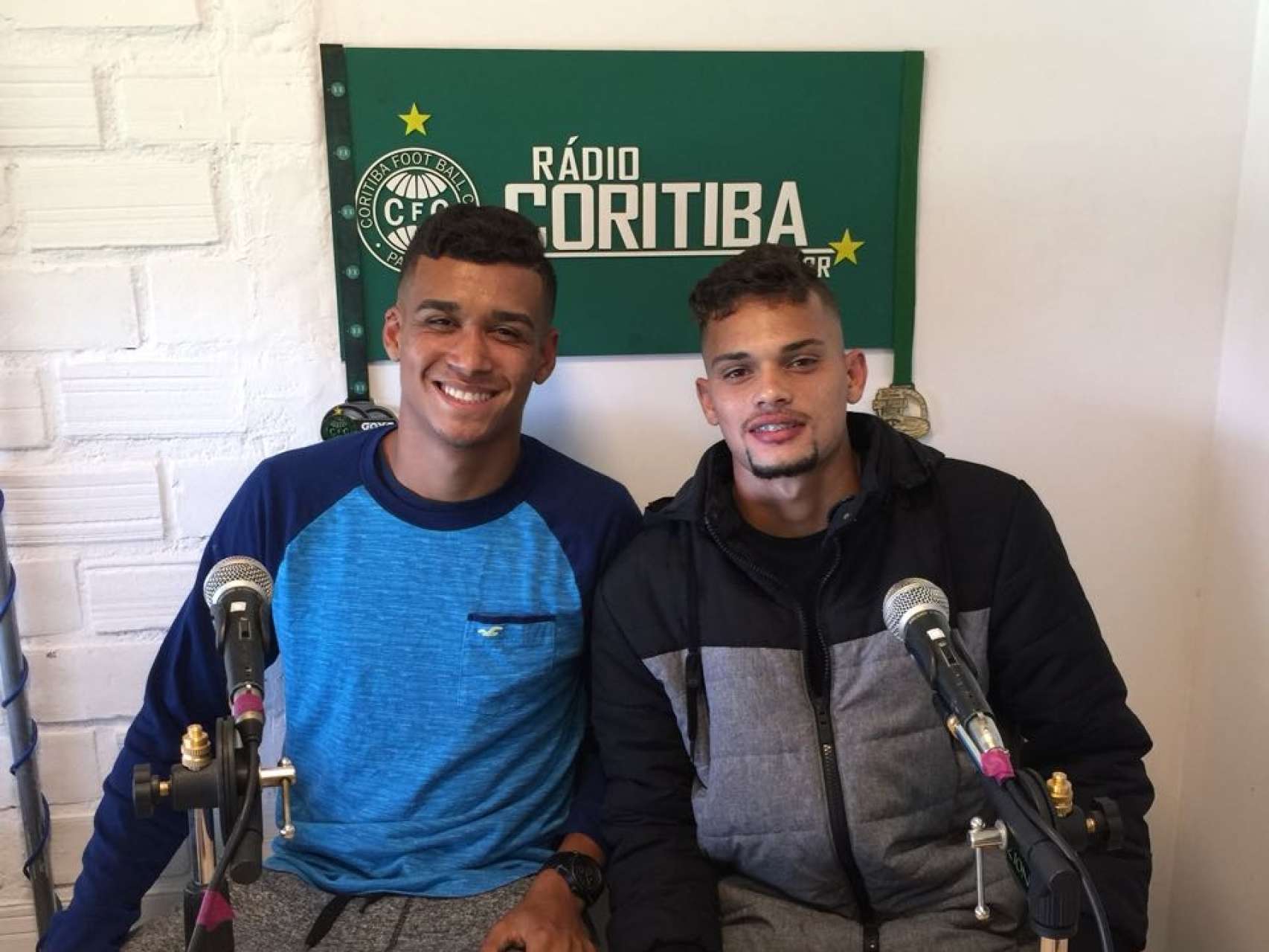 R�dio Coritiba recebe dupla do Sub-20