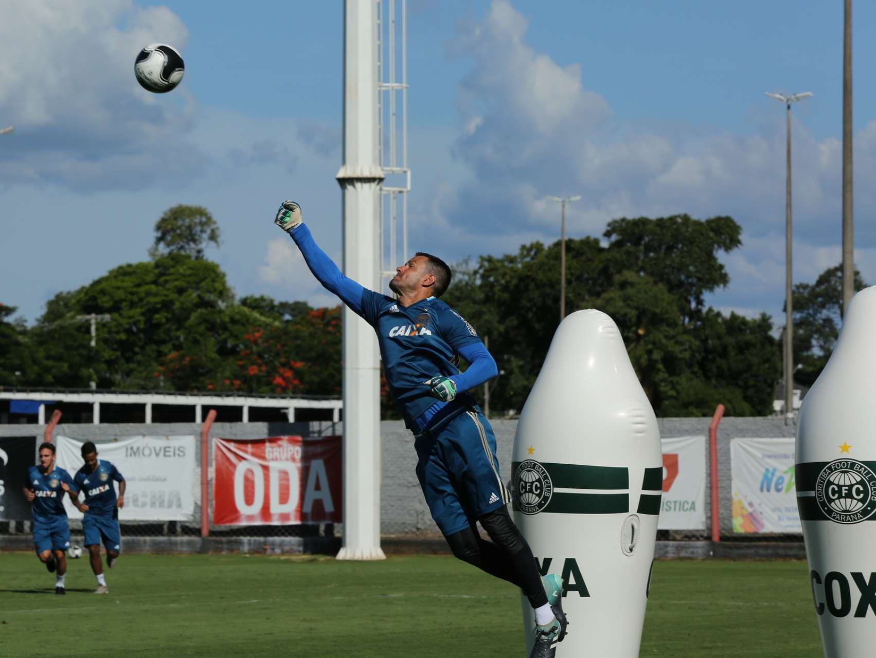 Coxa intensifica trabalhos em Foz