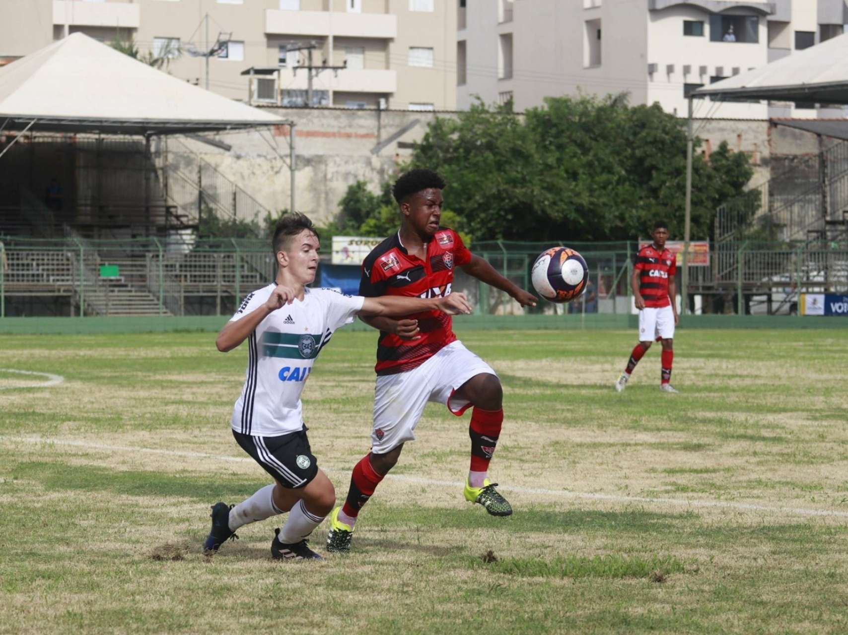 Rev�s na estreia da Copa Brasil de Futebol Infantil