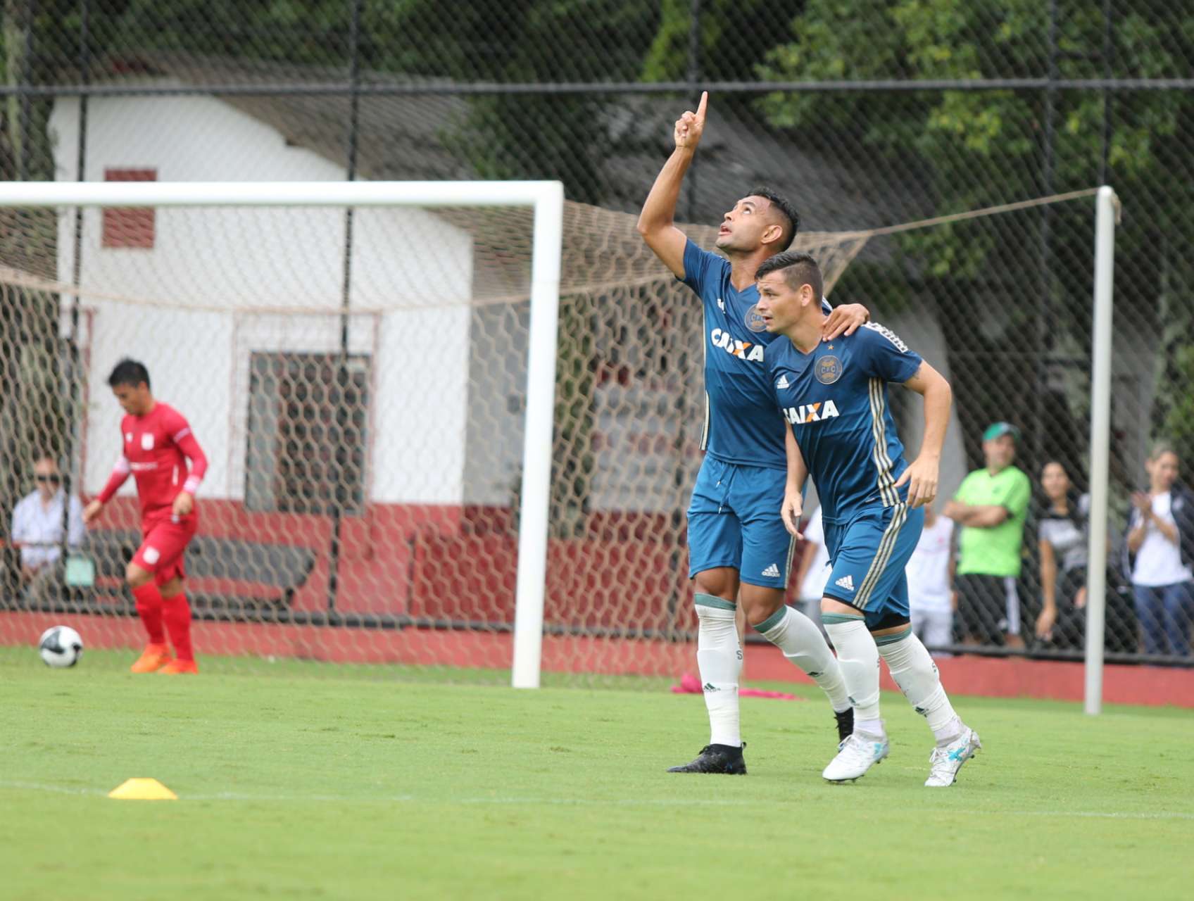 Jogo treino movimenta domingo alviverde