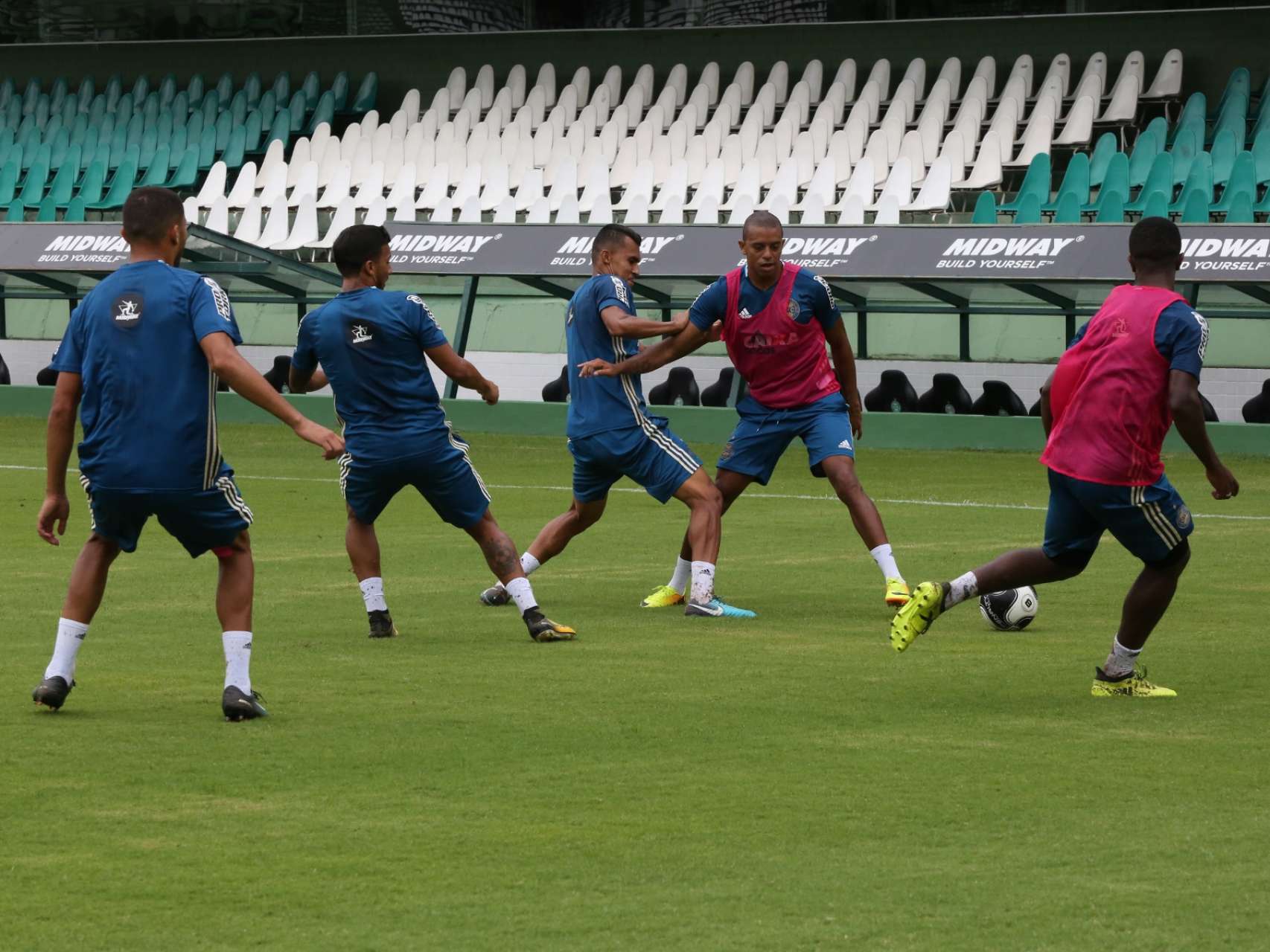 Coxa encerra a prepara��o para a estreia