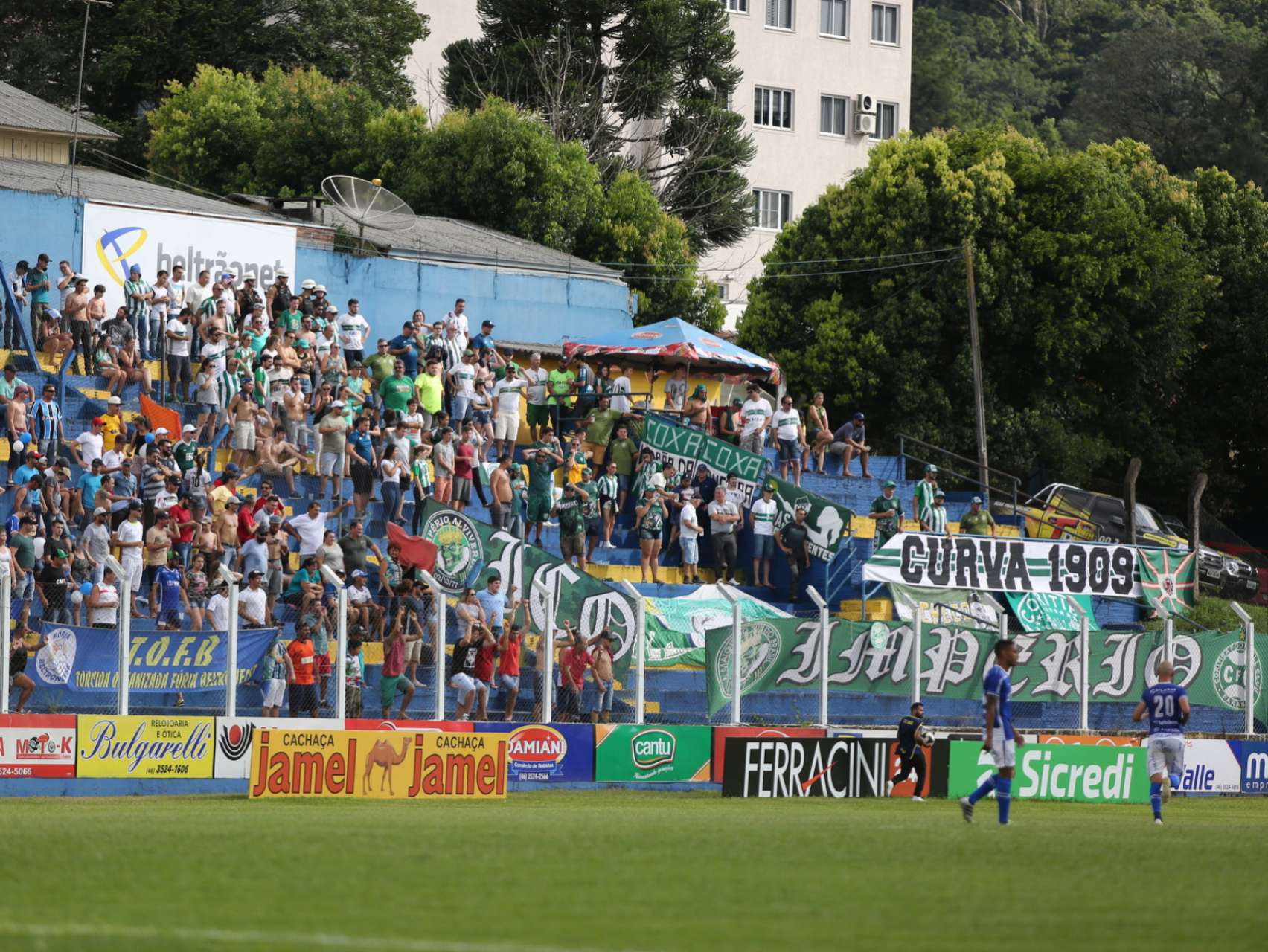 Torcida marca presen�a em Beltr�o
