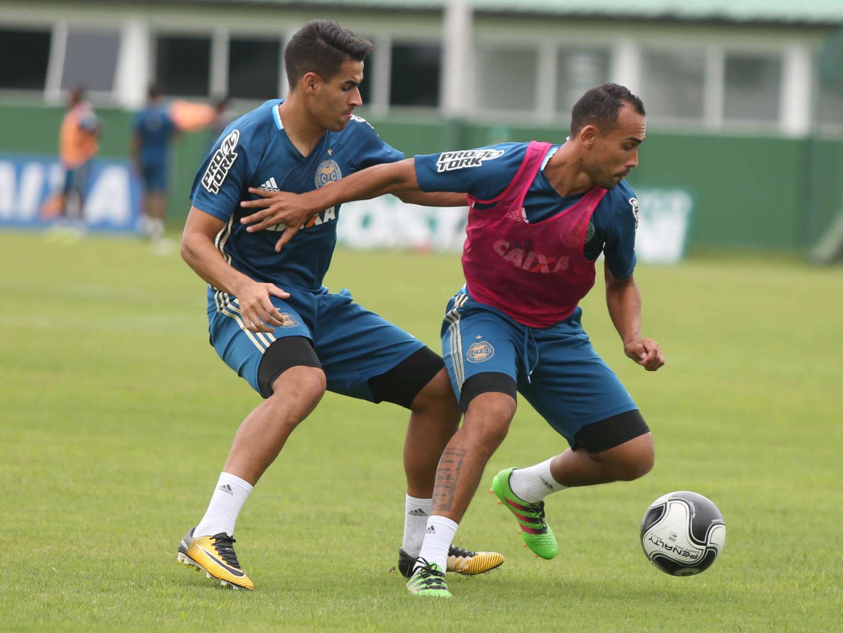 Treino t�cnico encerra dia cheio no CT