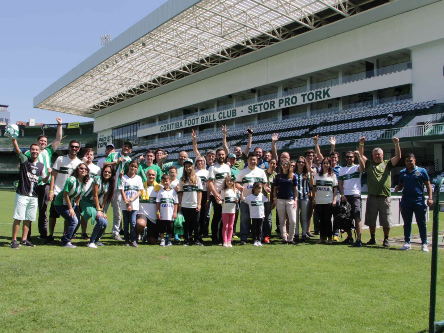 S�cios participam de caf� da manh� no Couto