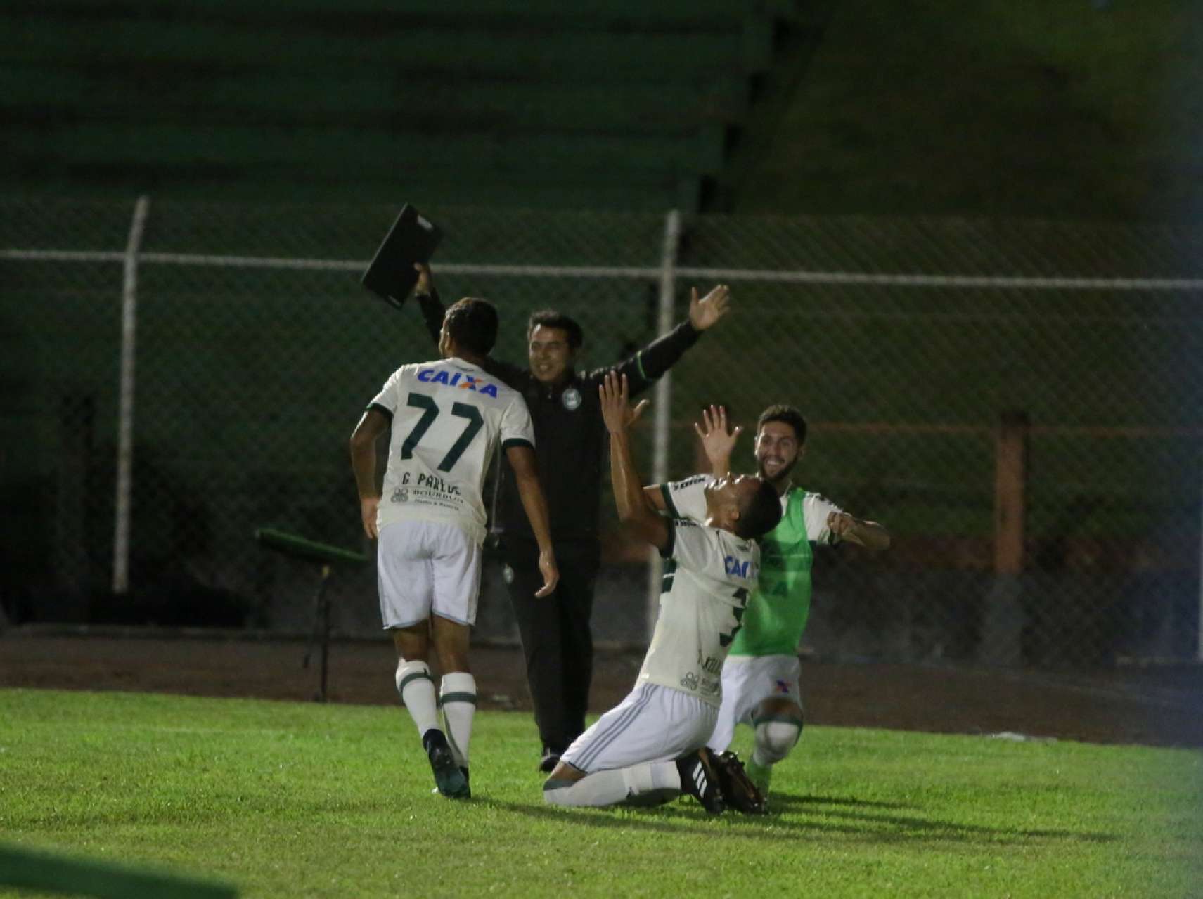 Primeiro gol de Thalisson Kelven