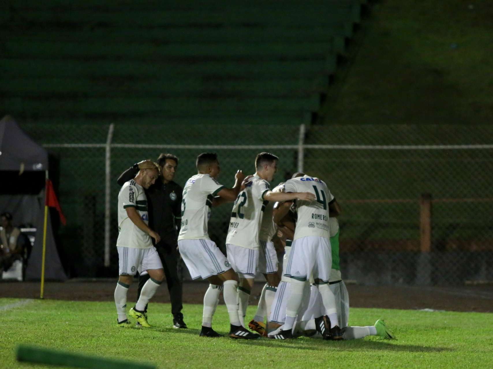 Coxa vence e se classifica para a semi