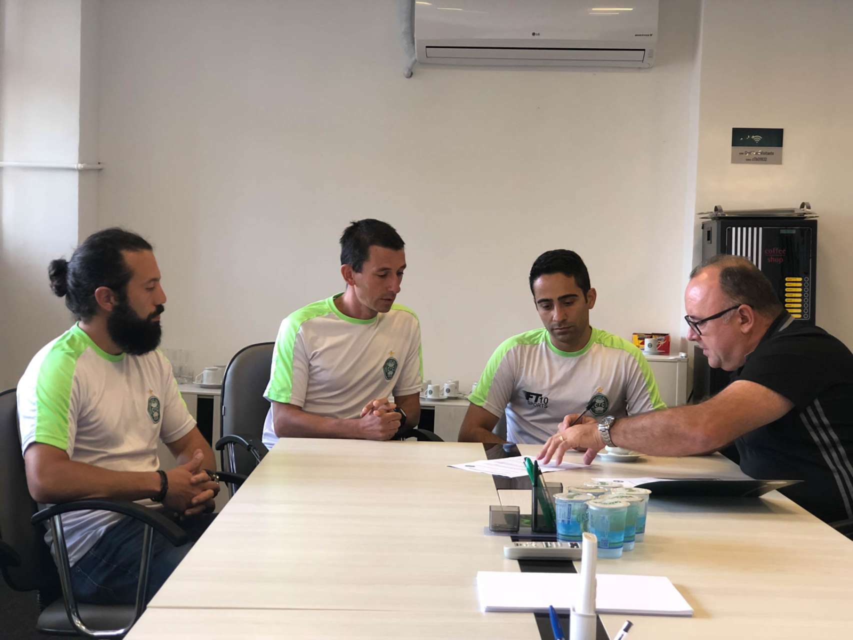 Coritiba futsal amplia sua for�a