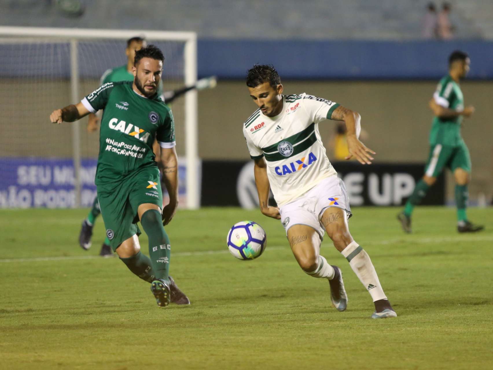 Coritiba e Goi�s pela 35� vez