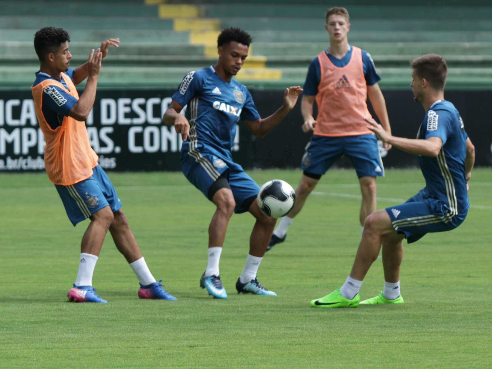 Novidades para primeiro jogo Ta�a Caio J�nior