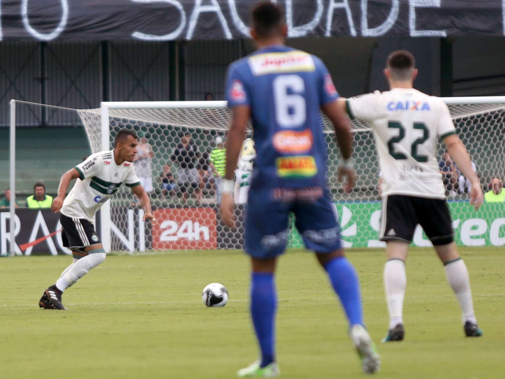 Coxa vence no Couto