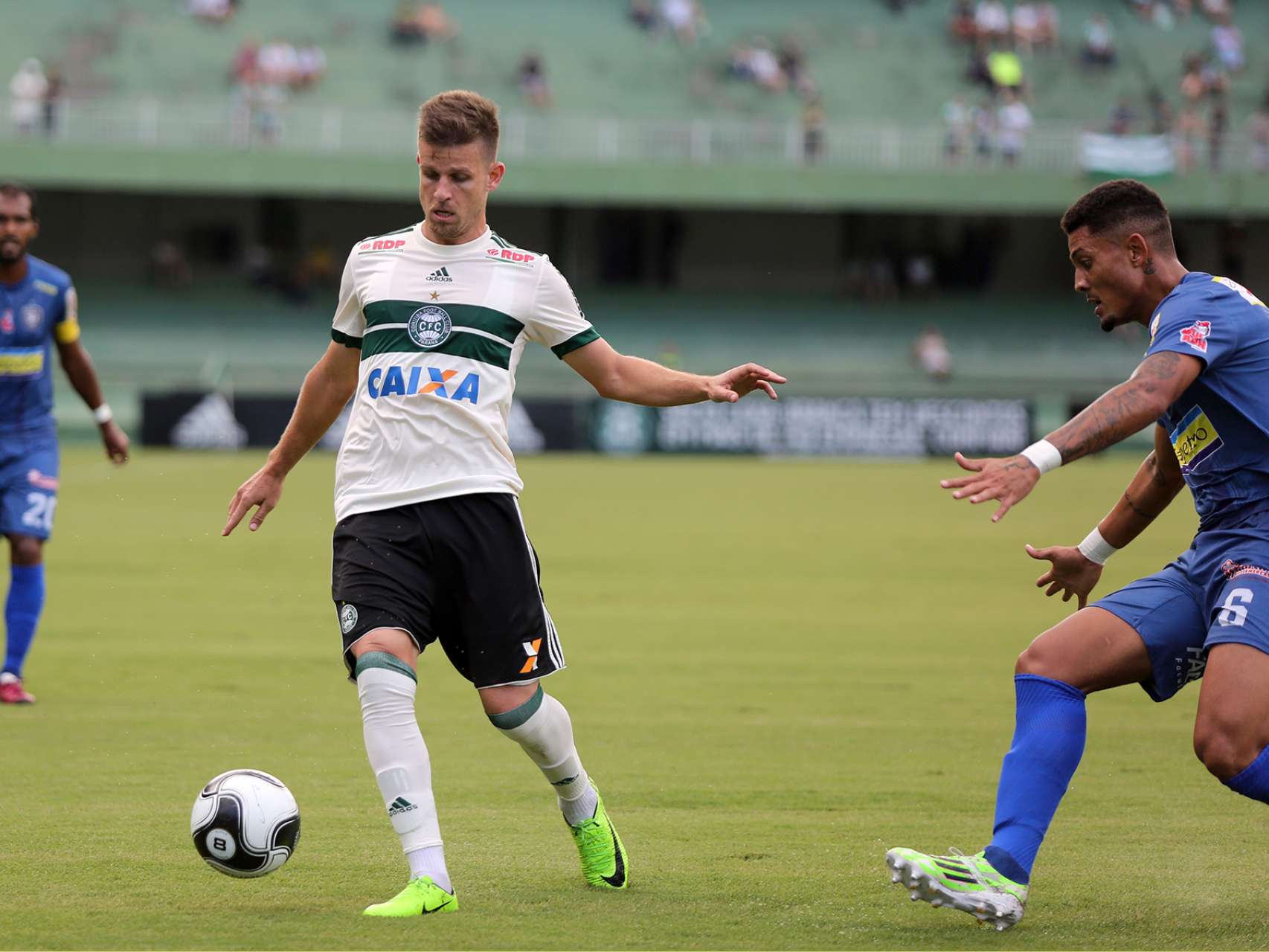 Coritiba empresta Matheus Galdezani