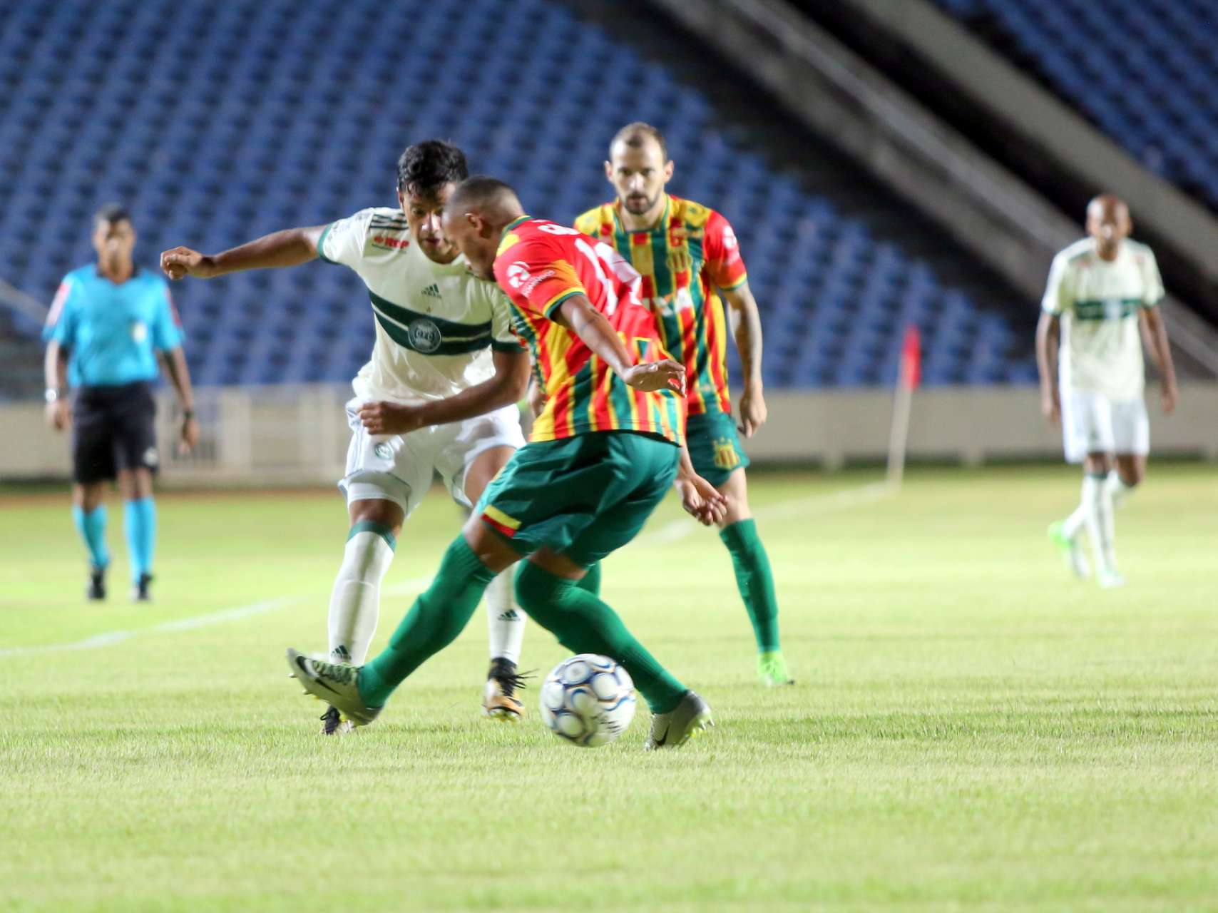 Rev�s no primeiro jogo