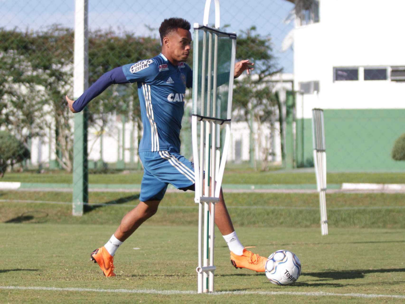 Coxa finaliza dia cheio no CT