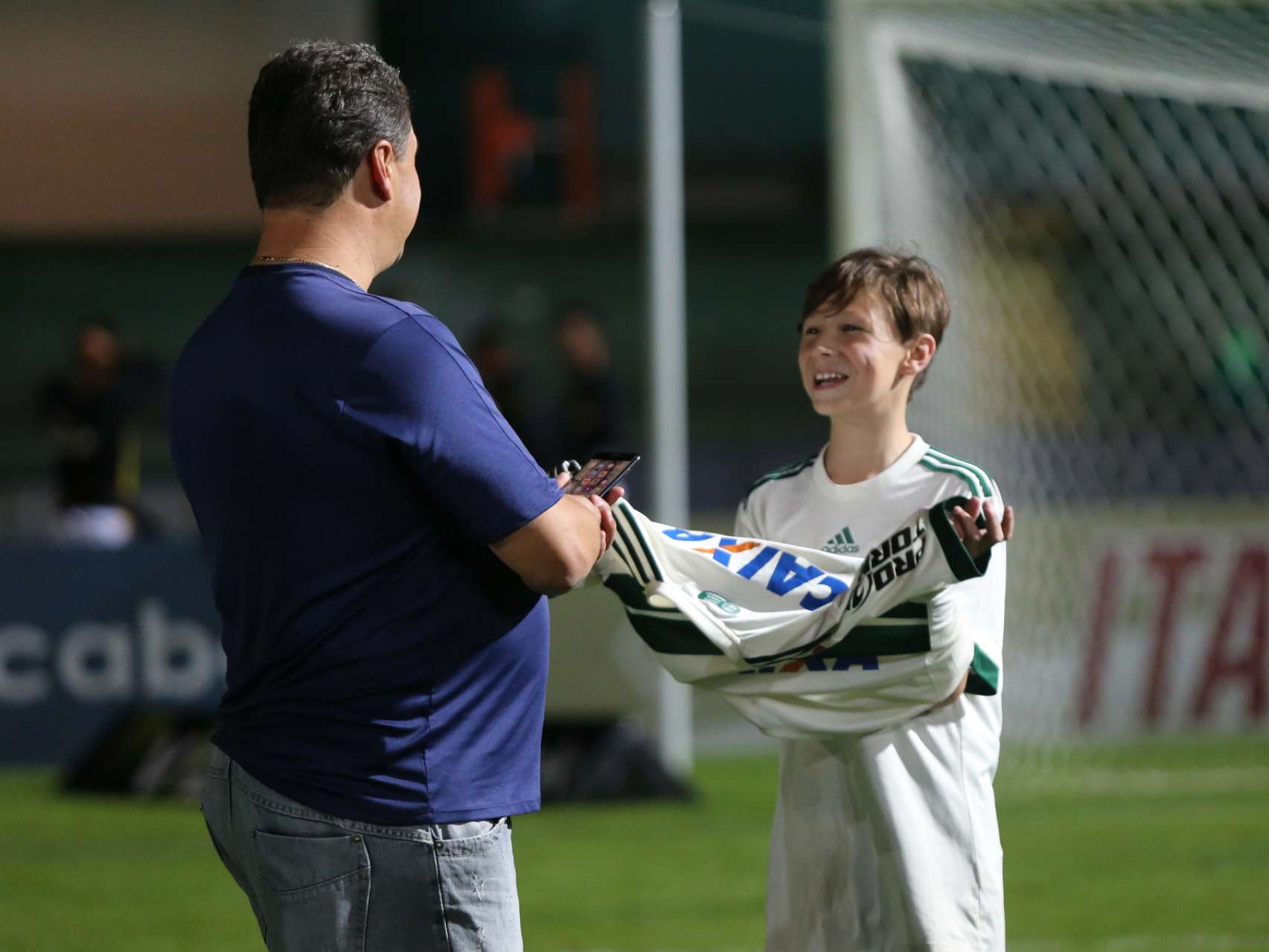 Sorteio de camisas para s�cios no jogo