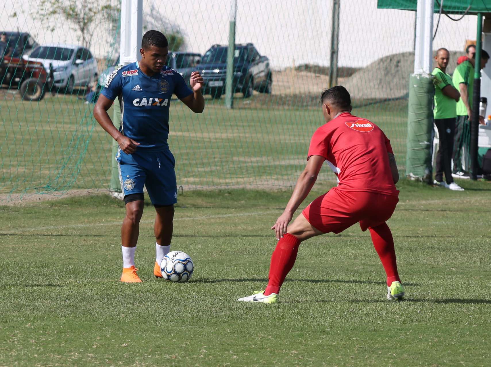 Elenco realiza atividades na manh� de s�bado