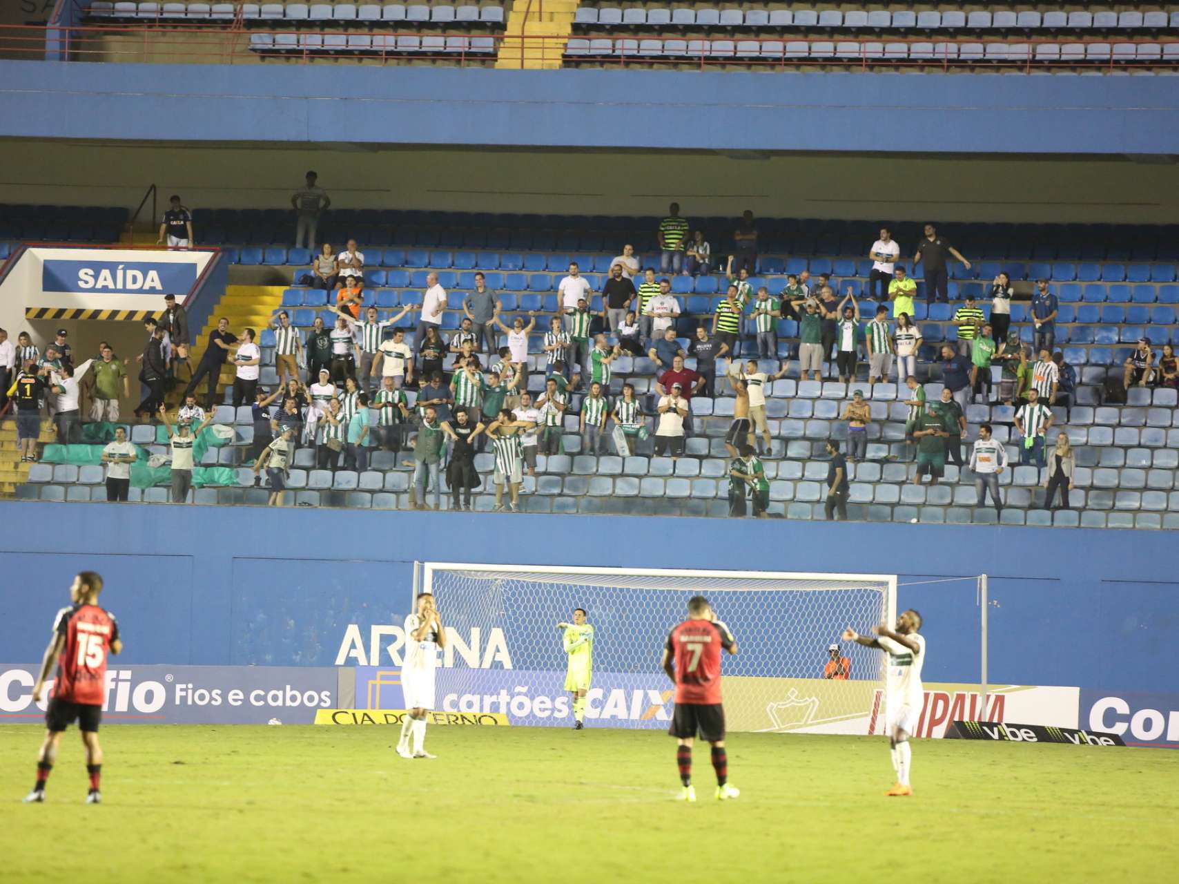 Torcida comparece em Barueri