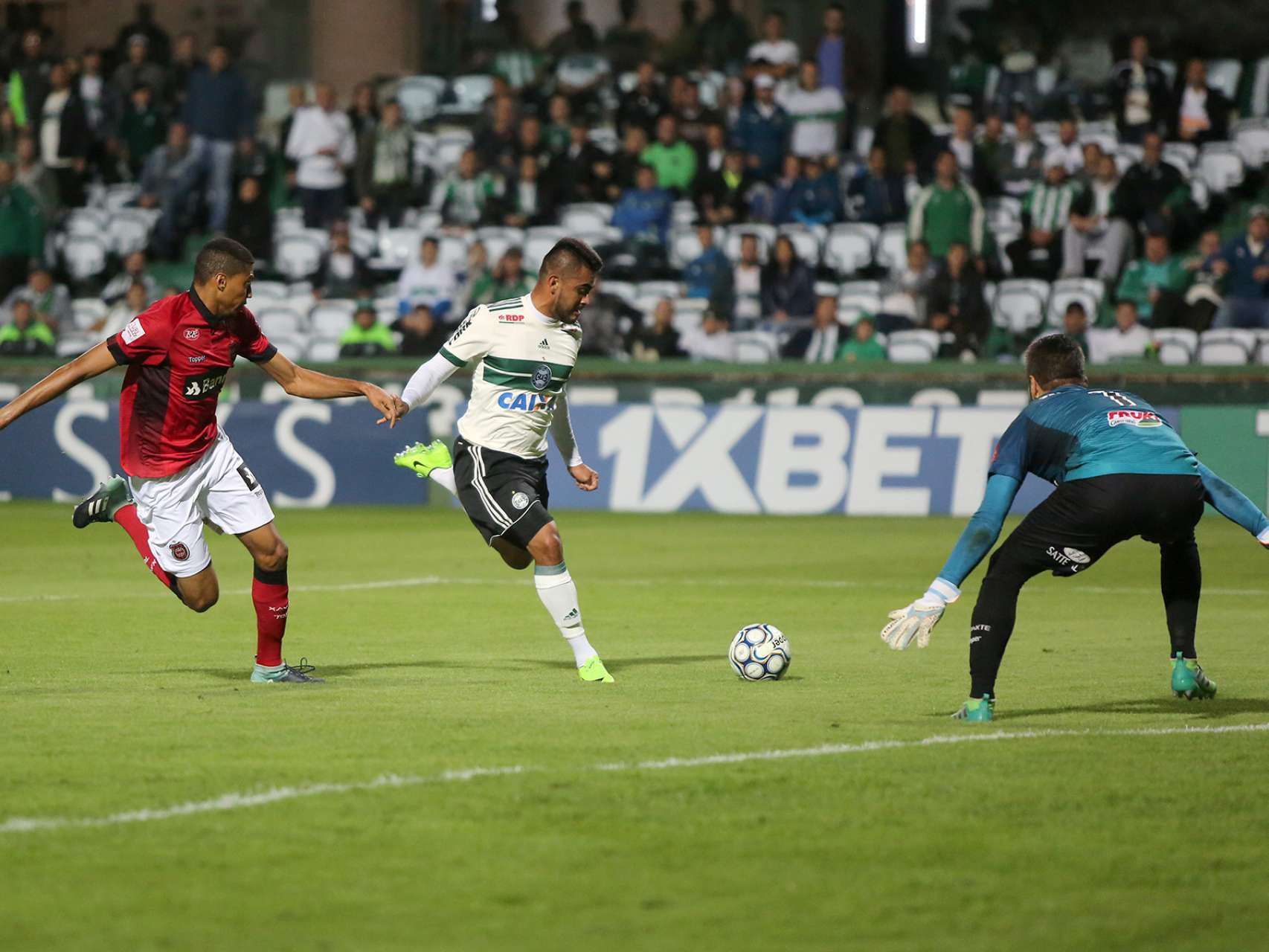 Rafhael Lucas n�o � mais atleta do Coritiba