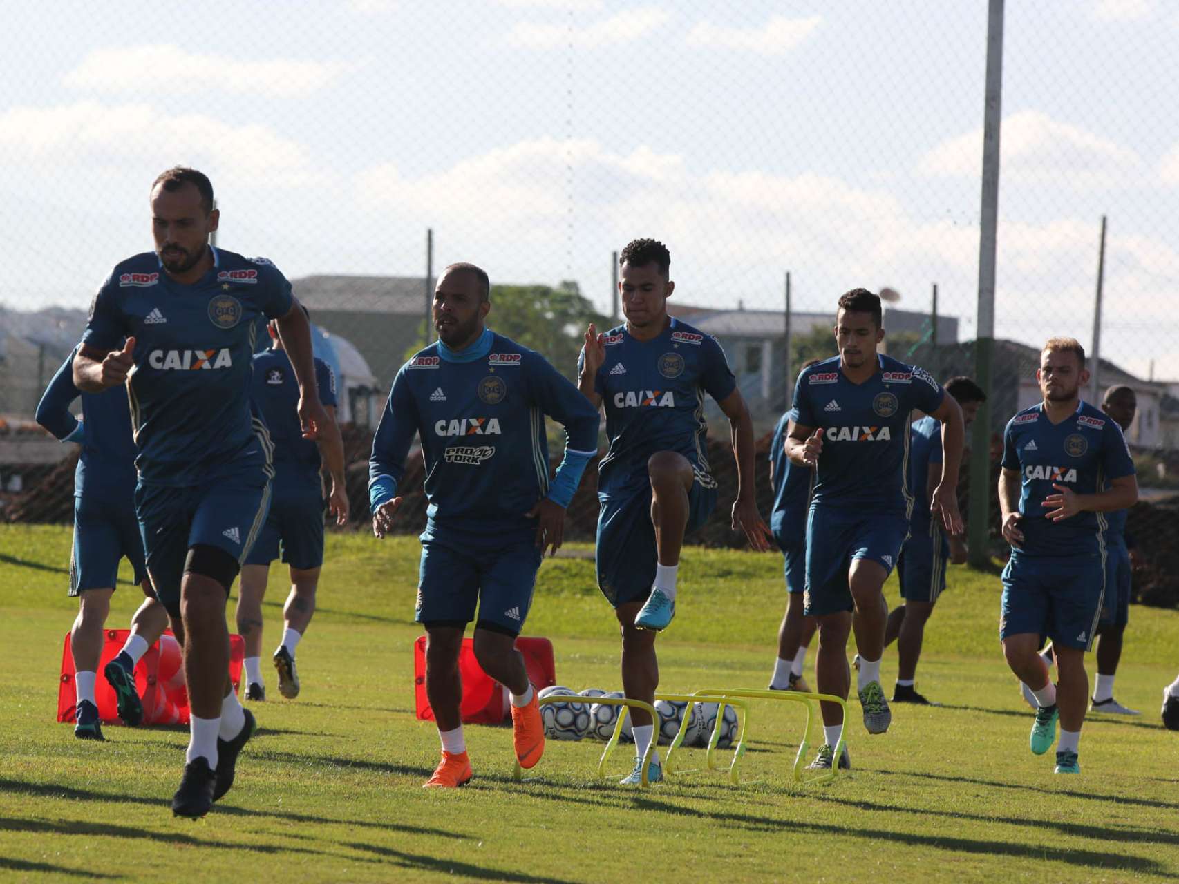 Coxa se reapresenta no CT