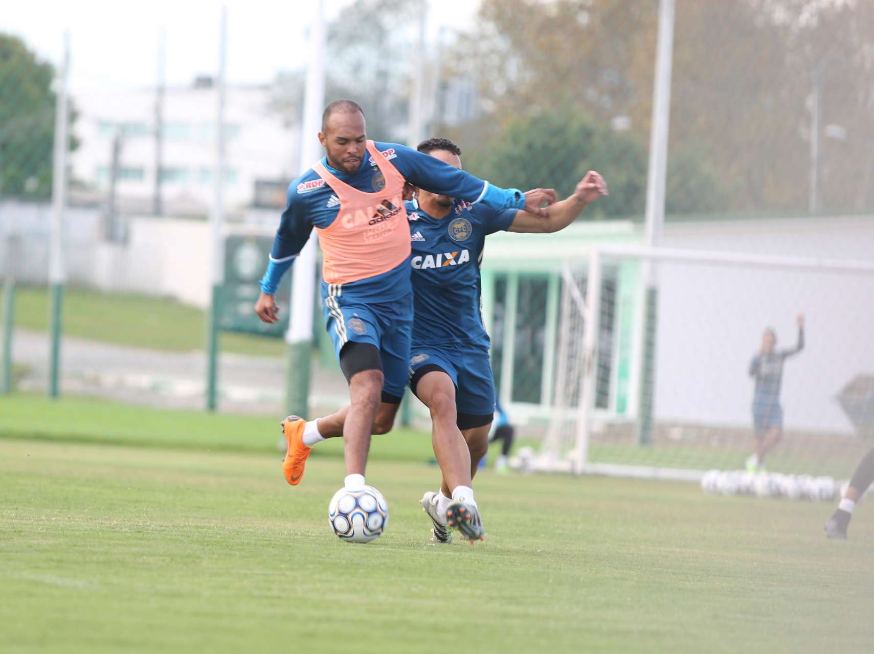 Eduardo Baptista testa op��es para pegar o Boa Esporte