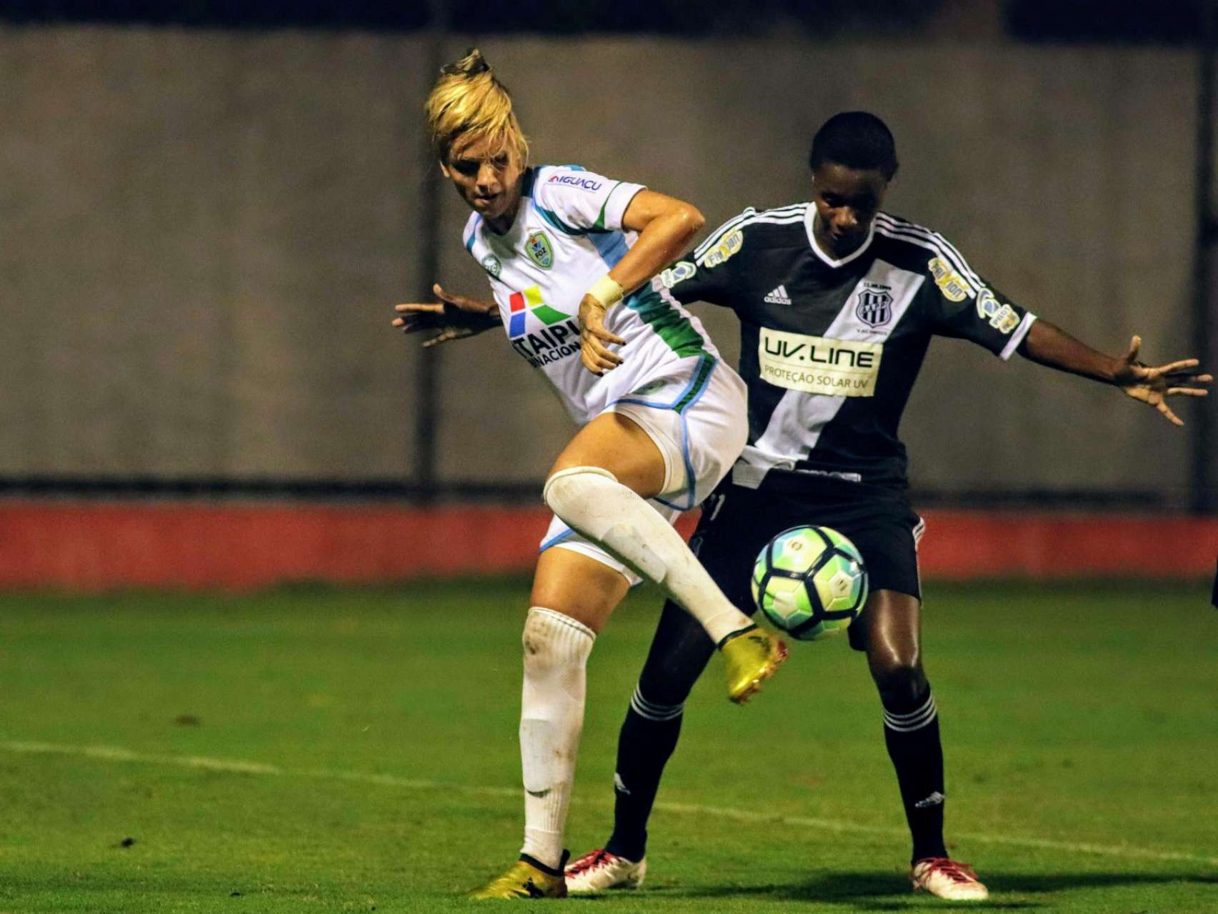 Foz Cataratas/Coritiba sofre rev�s