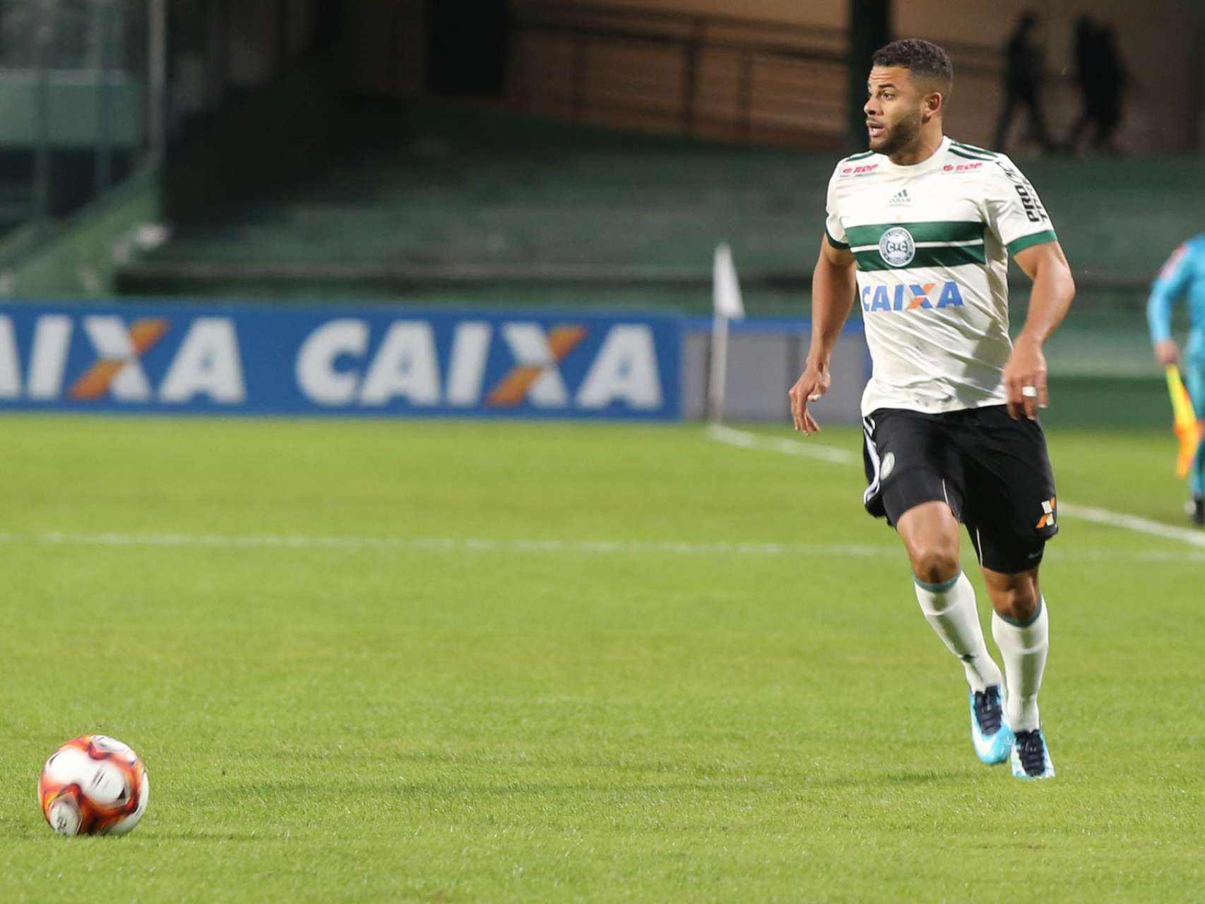 Henrique aproveita oportunidade na equipe Aspirantes